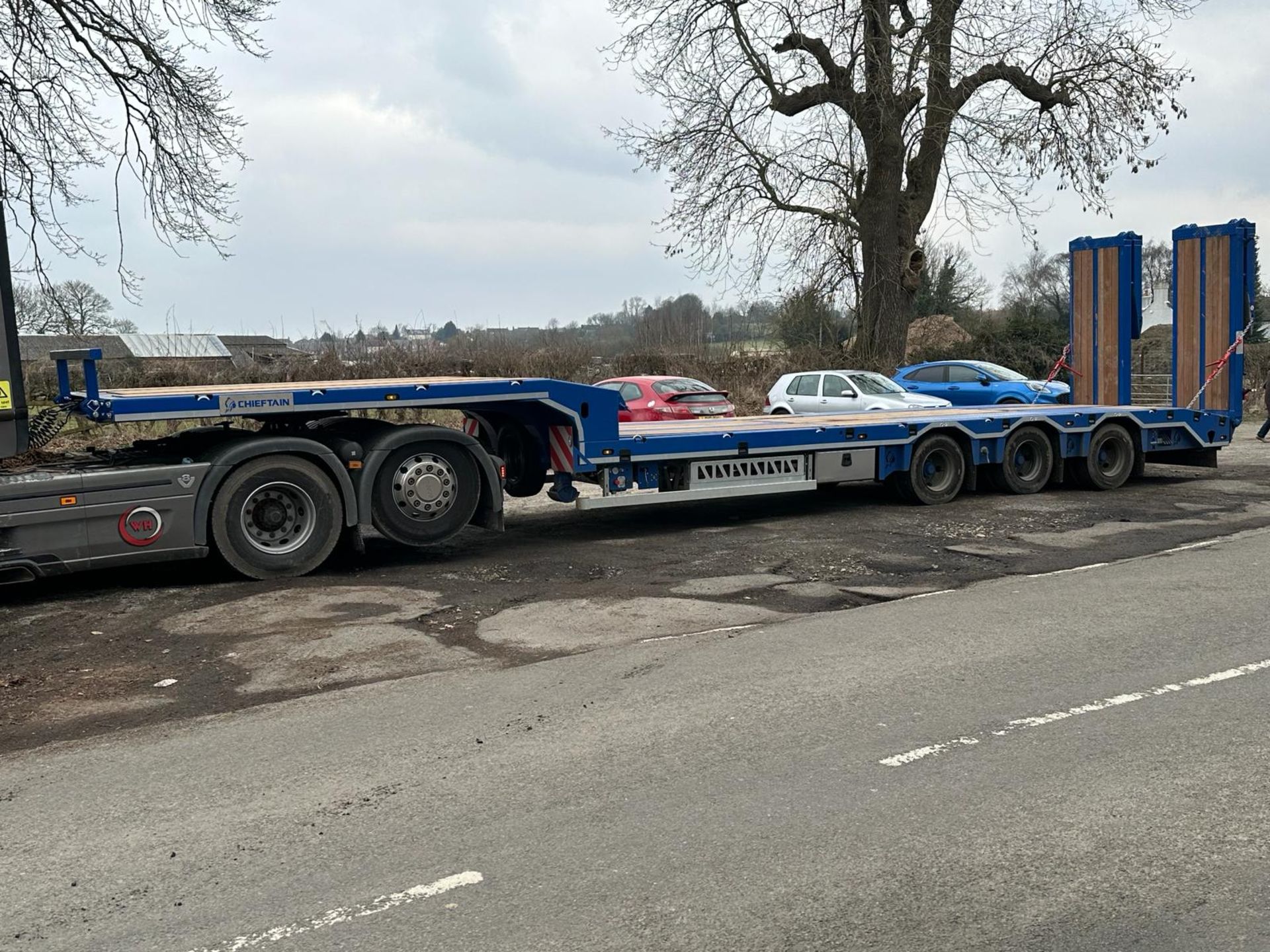 NEW/UNUSED CHIEFTAIN TRI AXLE STEP FRAME SEMI LOW LOADER TRAILER *PLUS VAT* - Image 7 of 14