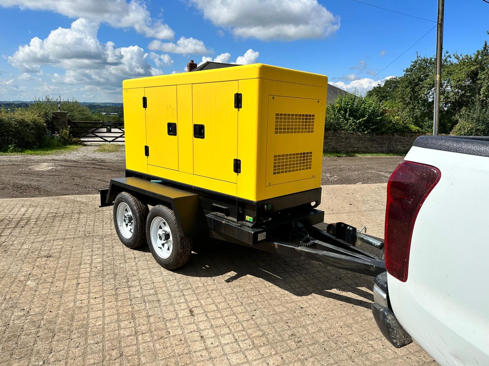 NEW/UNUSED PRAMAST 41KVA TWIN AXLE DIESEL TOWBEHIND GENERATOR *PLUS VAT* - Image 2 of 15