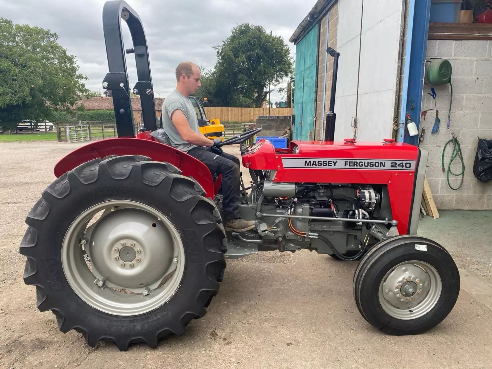 Massey Ferguson 240 Tractor *NO VAT* - Image 3 of 15