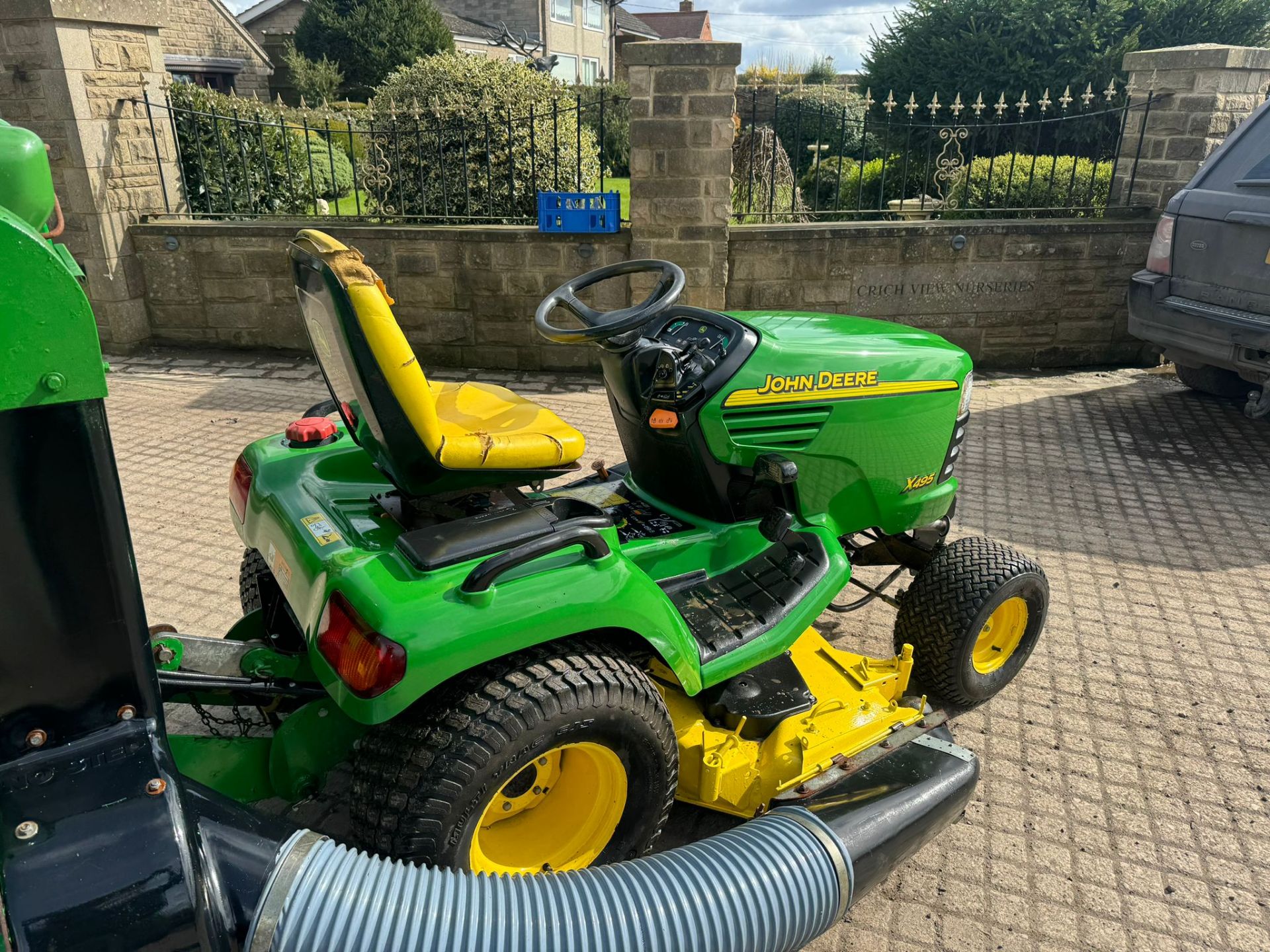 JOHN DEERE X495 RIDE ON LAWN MOWER WITH COLLECTOR *PLUS VAT* - Image 13 of 14