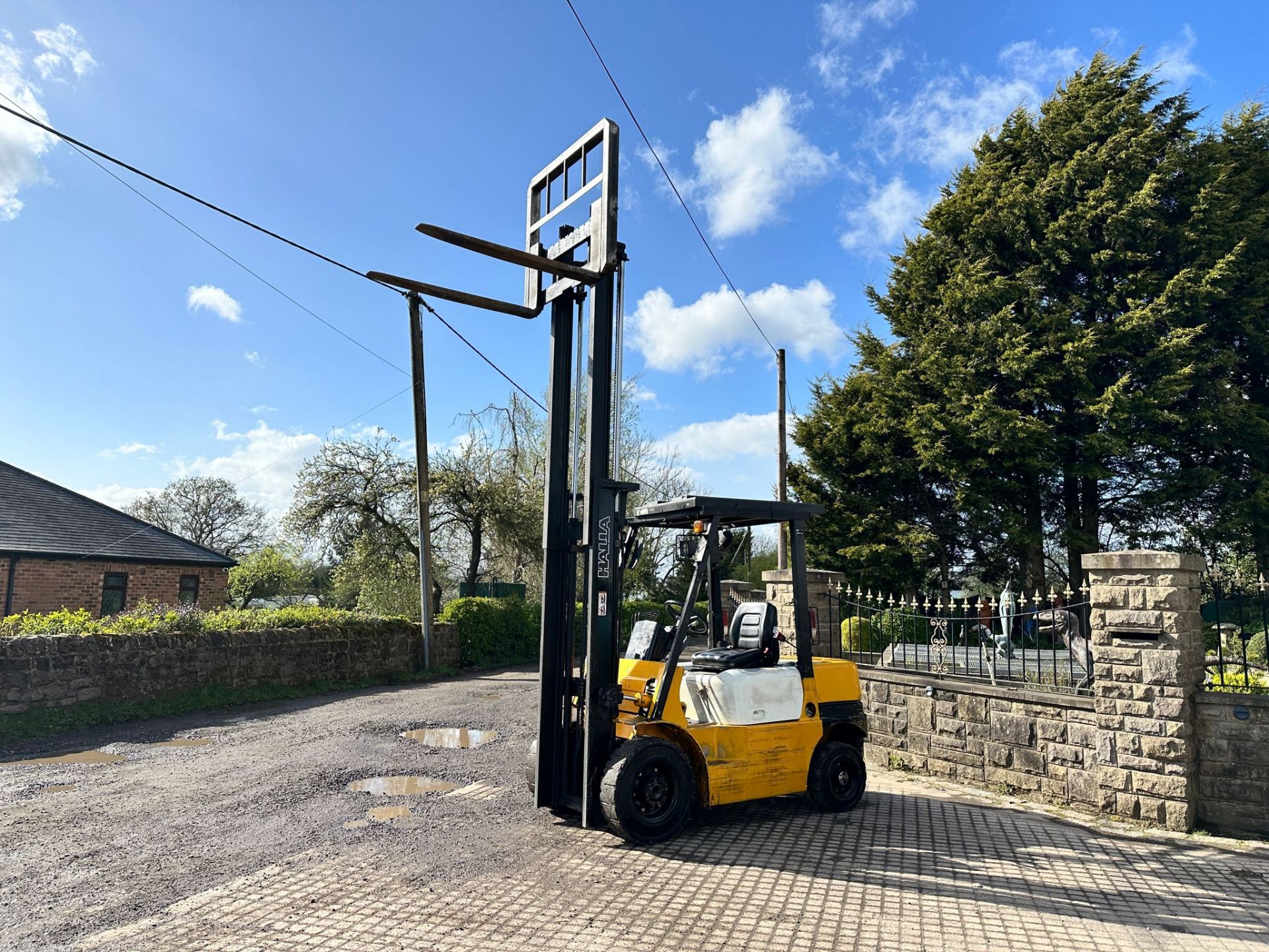 HALLA HDF25 2.5 TON DIESEL FORKLIFT *PLUS VAT* - Image 4 of 12