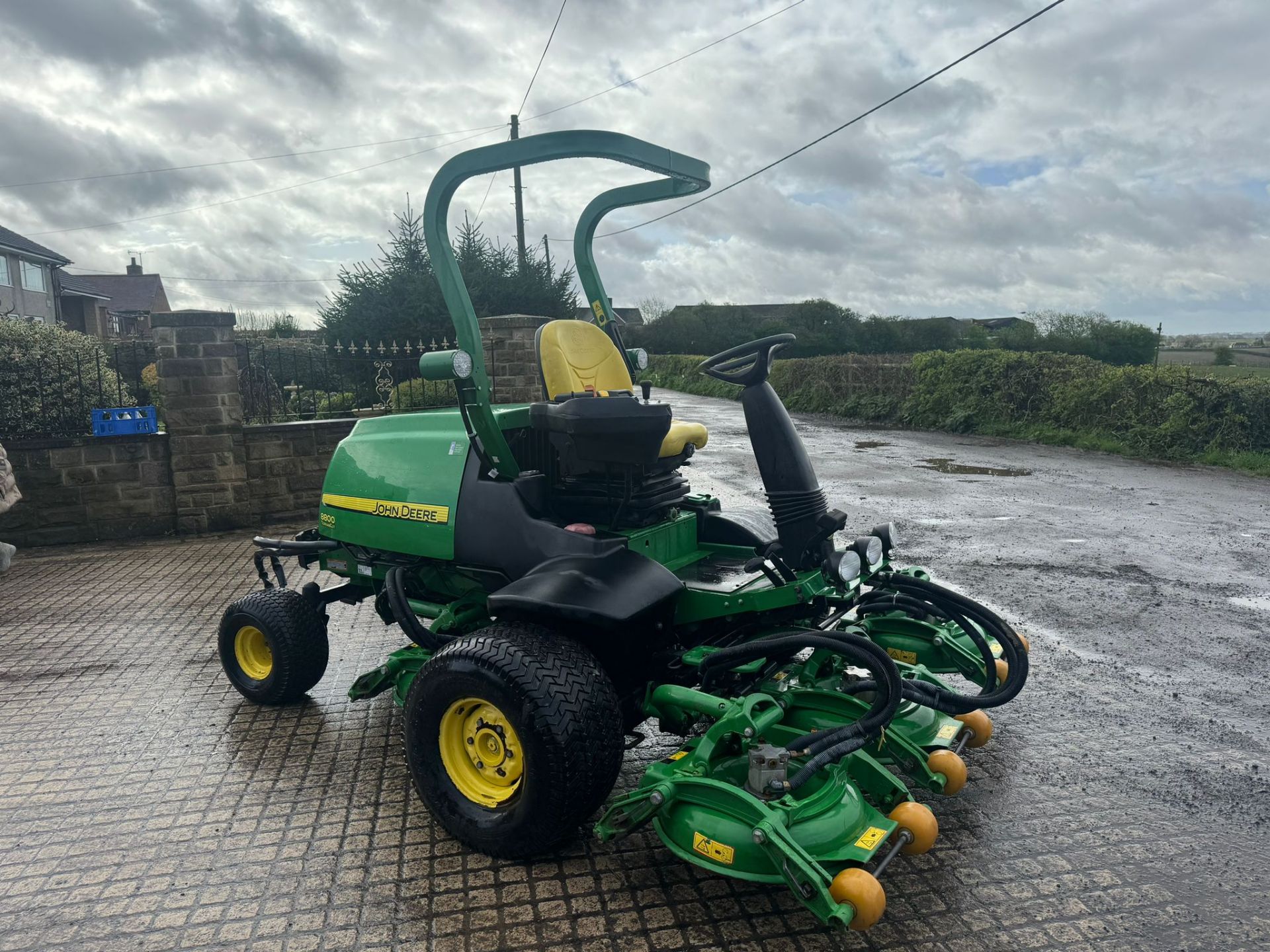 JOHN DEERE 8800 5 POD MOWER RIDE ON LAWN MOWER *PLUS VAT*