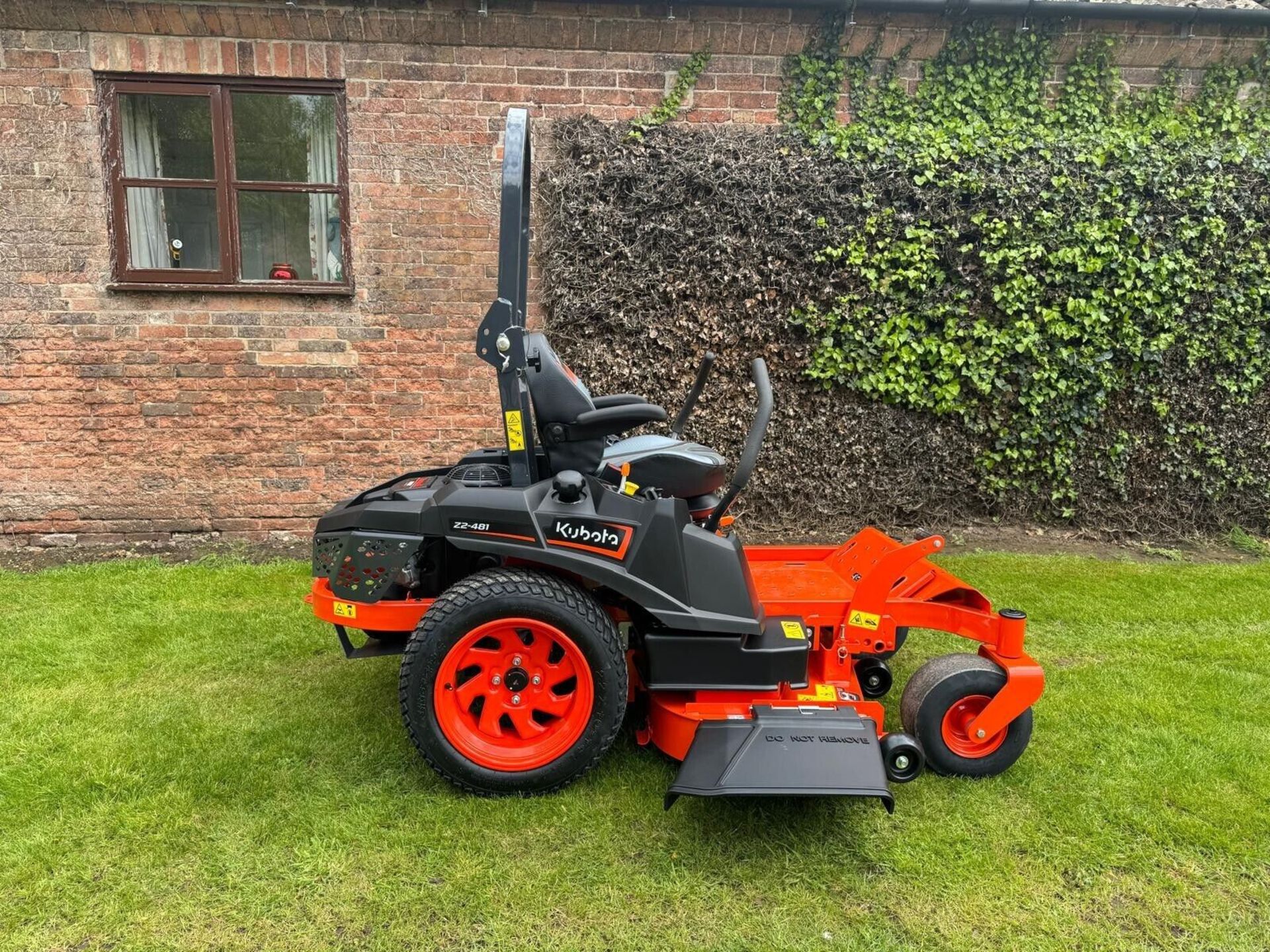 Brand New Kubota Z2-481 Zero Turn Mower *PLUS VAT* - Image 2 of 11