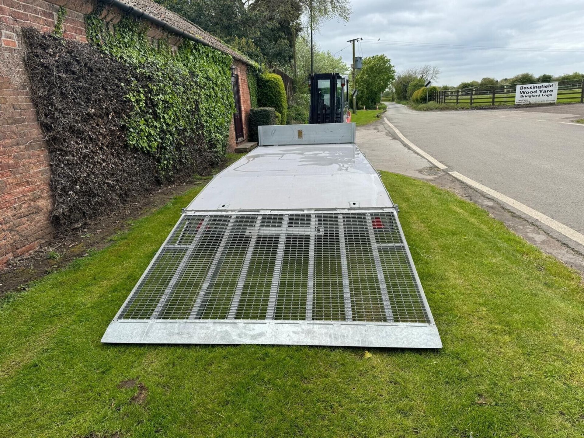 Graham Edwards Trailer 16’ x 6’ 6” 3.5 Ton Tri Axle Beaver Tail with Full Width Tail Ramp *PLUS VAT* - Image 4 of 9