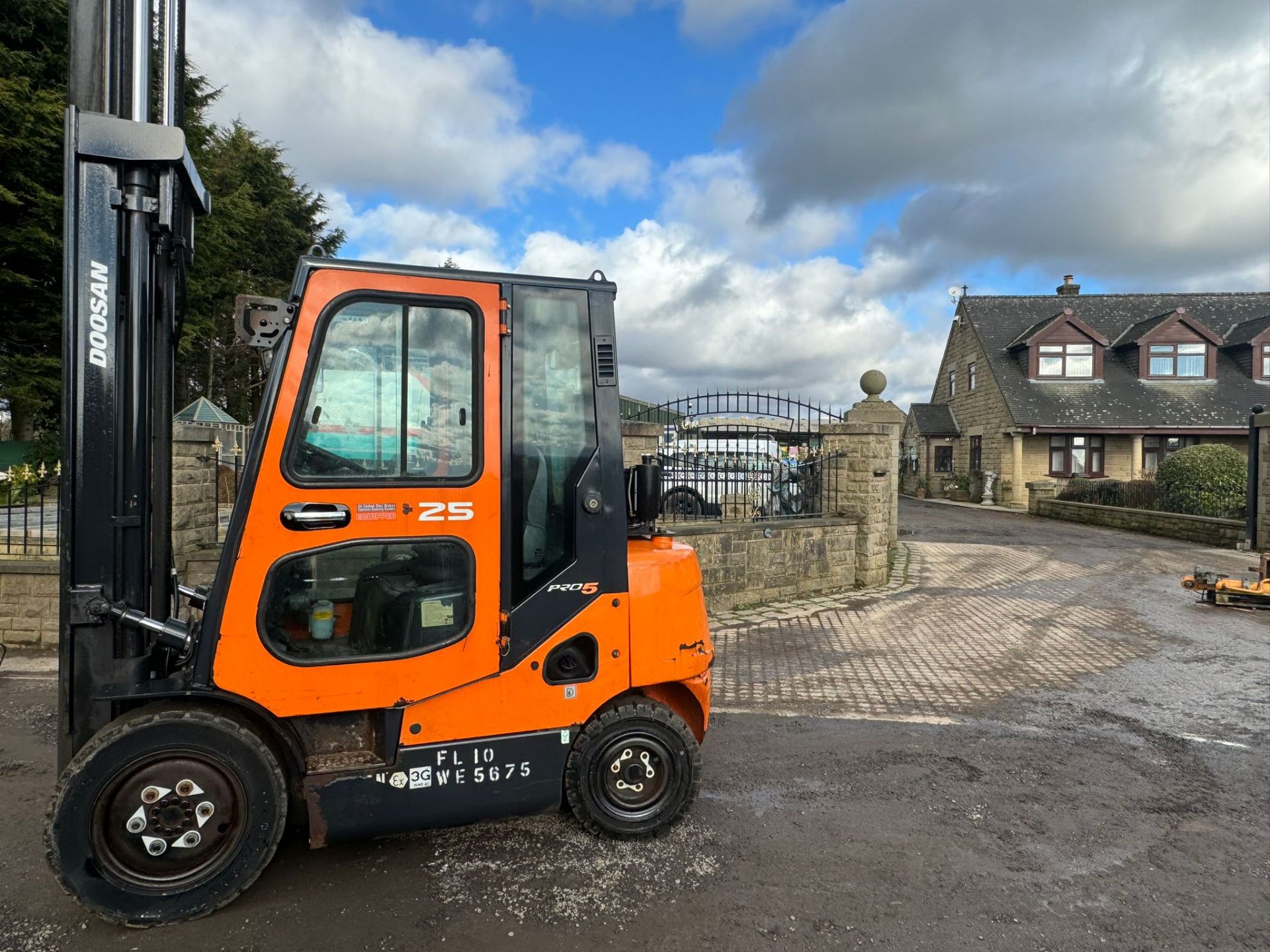 2011 DOOSAN 2.5 TON FORKLIFT *PLUS VAT* - Image 9 of 15