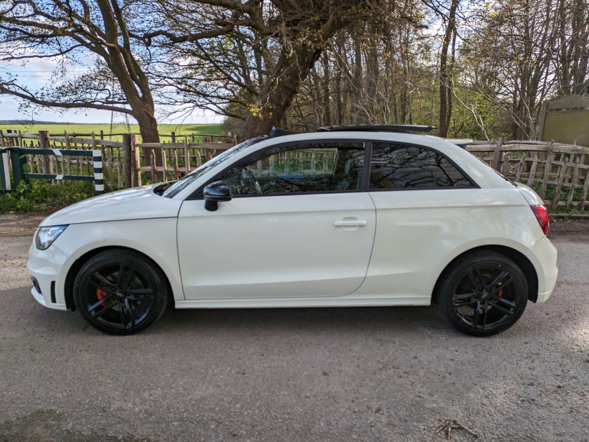 2011 AUDI A1 S LINE TDI WHITE HATCHBACK *NO VAT* - Bild 6 aus 26