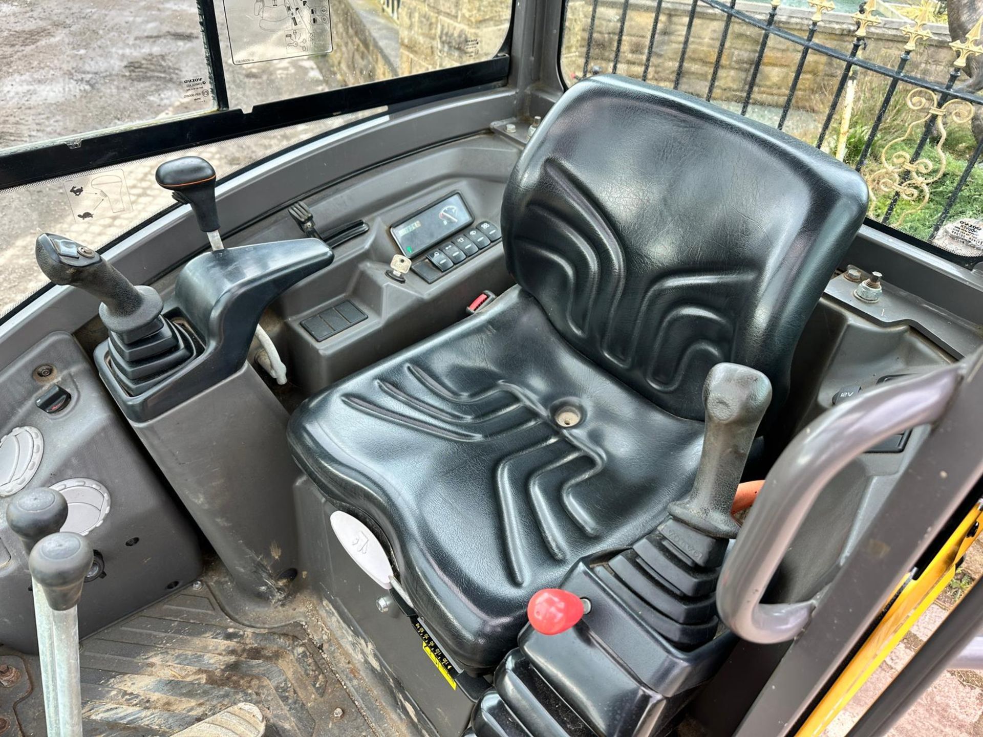 2018 VOLVO EC18E MINI EXCAVATOR *PLUS VAT* - Image 14 of 21