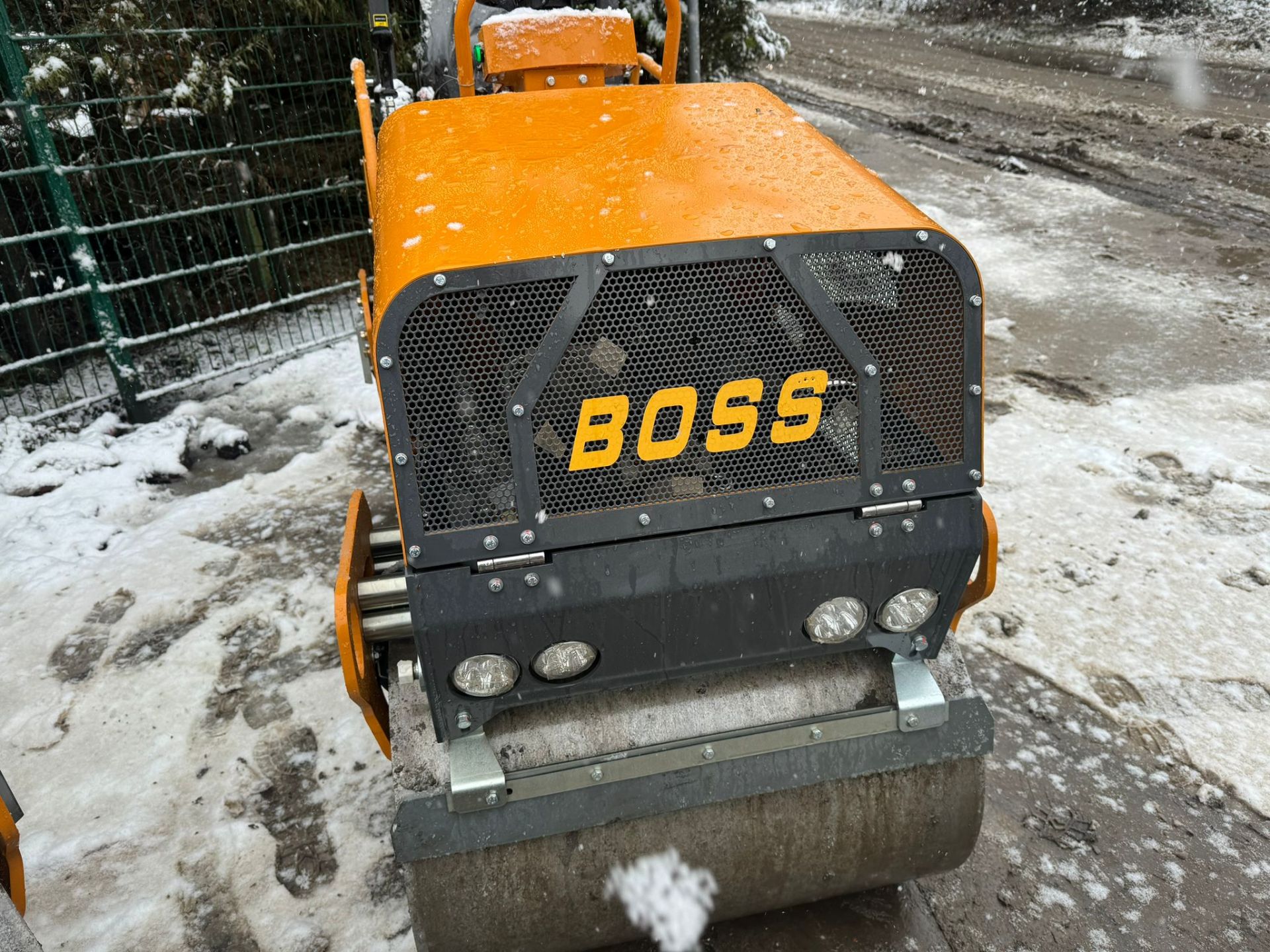 NEW/UNUSED BOSS TV800 DIESEL TWIN DRUM VIBRATING ROLLER *PLUS VAT* - Image 14 of 15