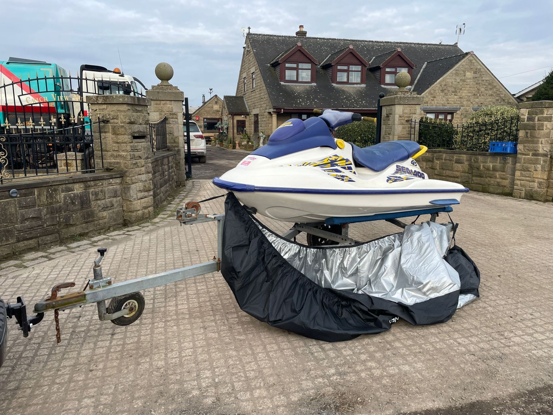 SEA-DOO GS BOMBARDIER PETROL JETSKI WITH SINGLE AXLE TRAILER AND COVER *PLUS VAT* - Image 2 of 12