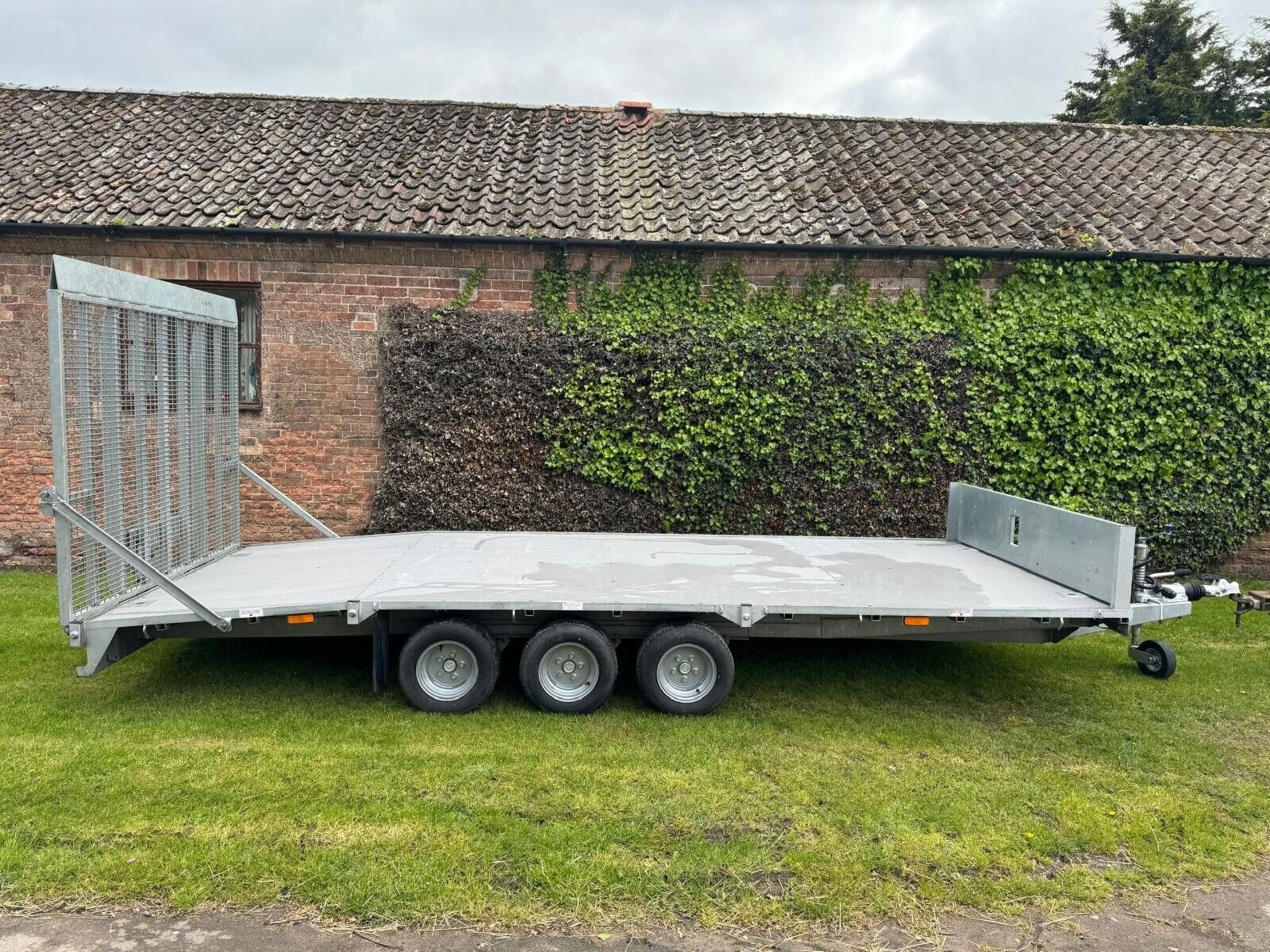 Graham Edwards Trailer 16’ x 6’ 6” 3.5 Ton Tri Axle Beaver Tail with Full Width Tail Ramp *PLUS VAT*