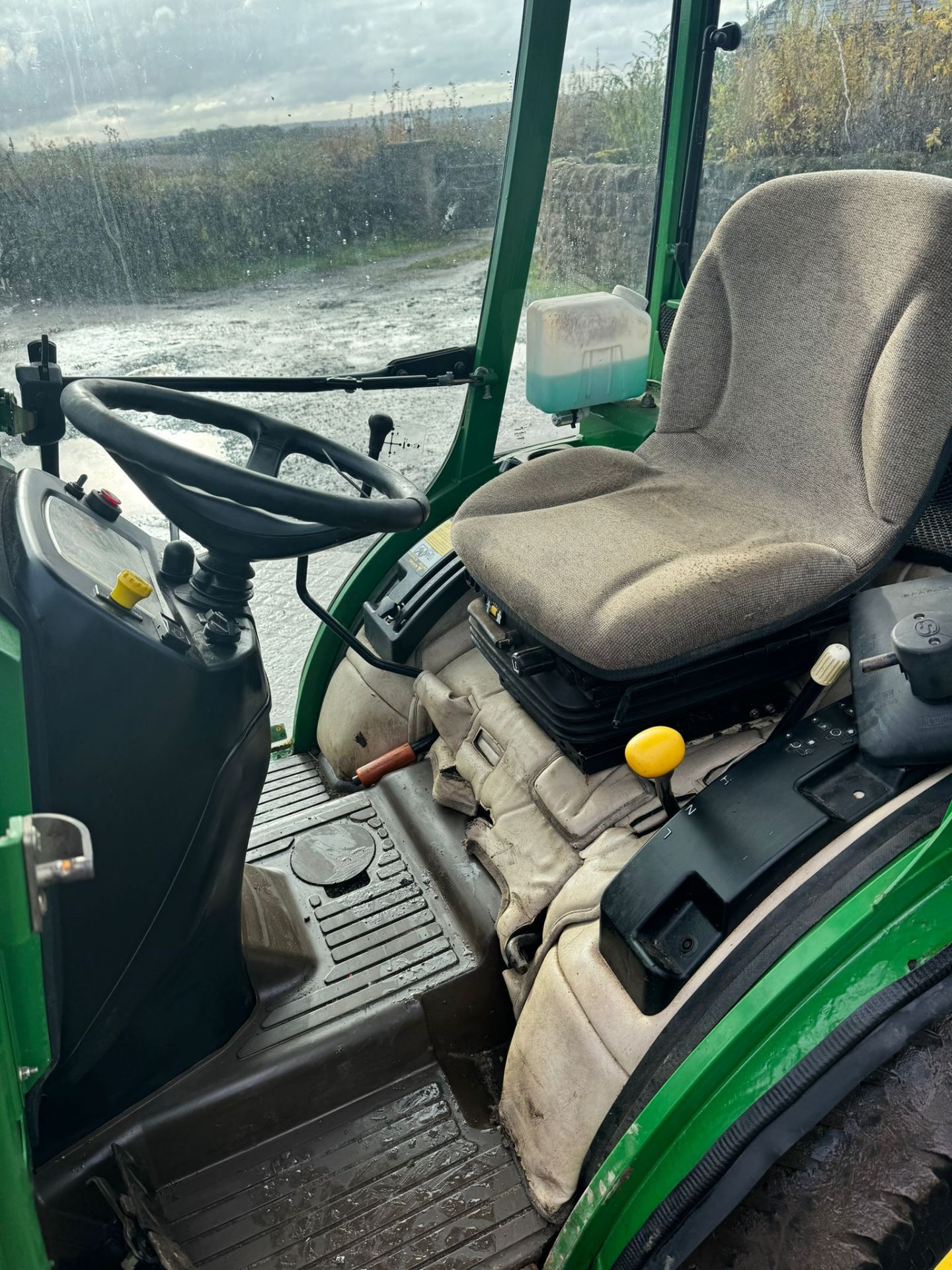 JOHN DEERE 2320 23HP 4WD COMPACT TRACTOR *PLUS VAT* - Image 12 of 14