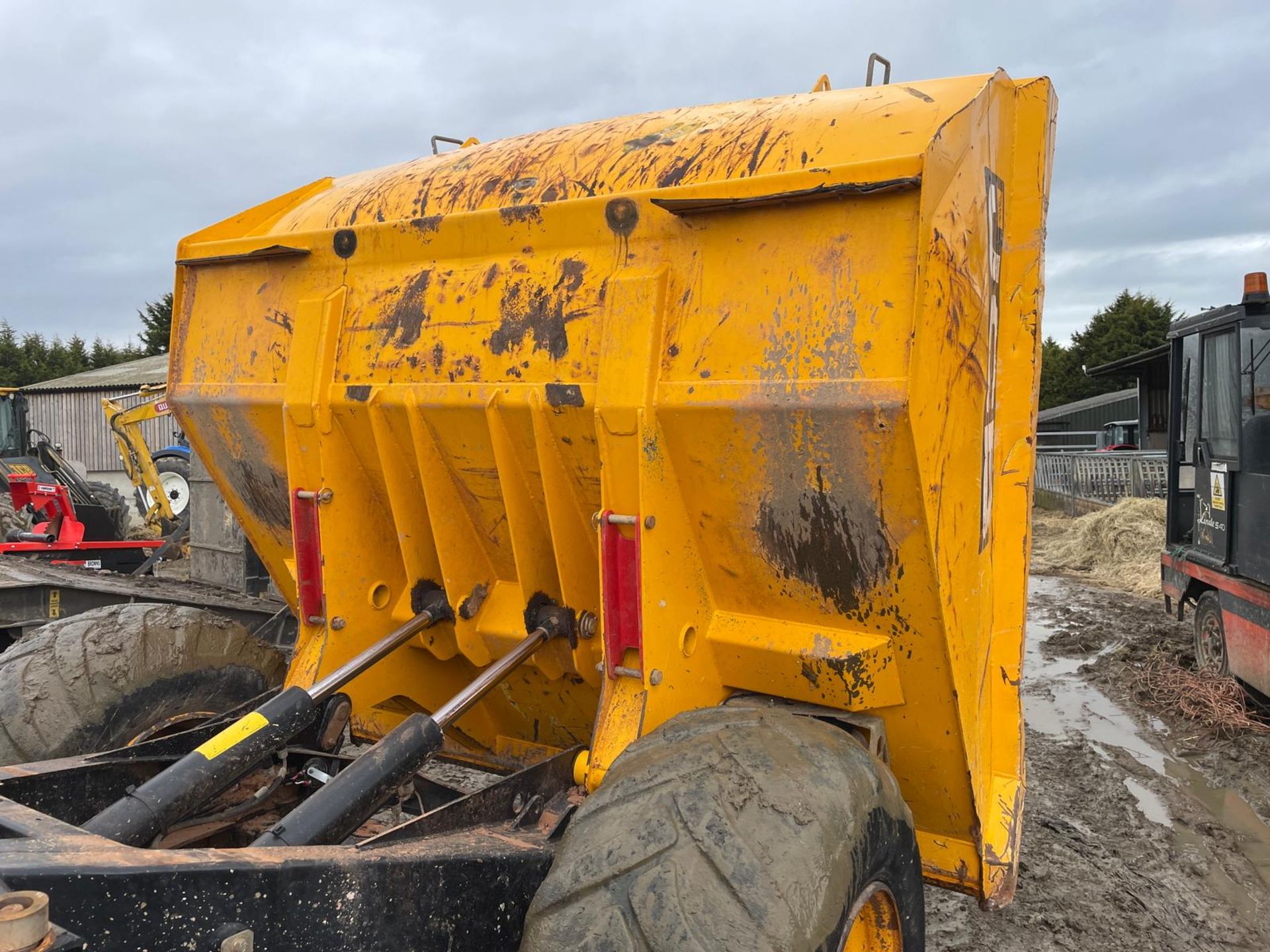 66 REG. JCB 9TFT 9 TON DUMPER *PLUS VAT* - Image 8 of 16