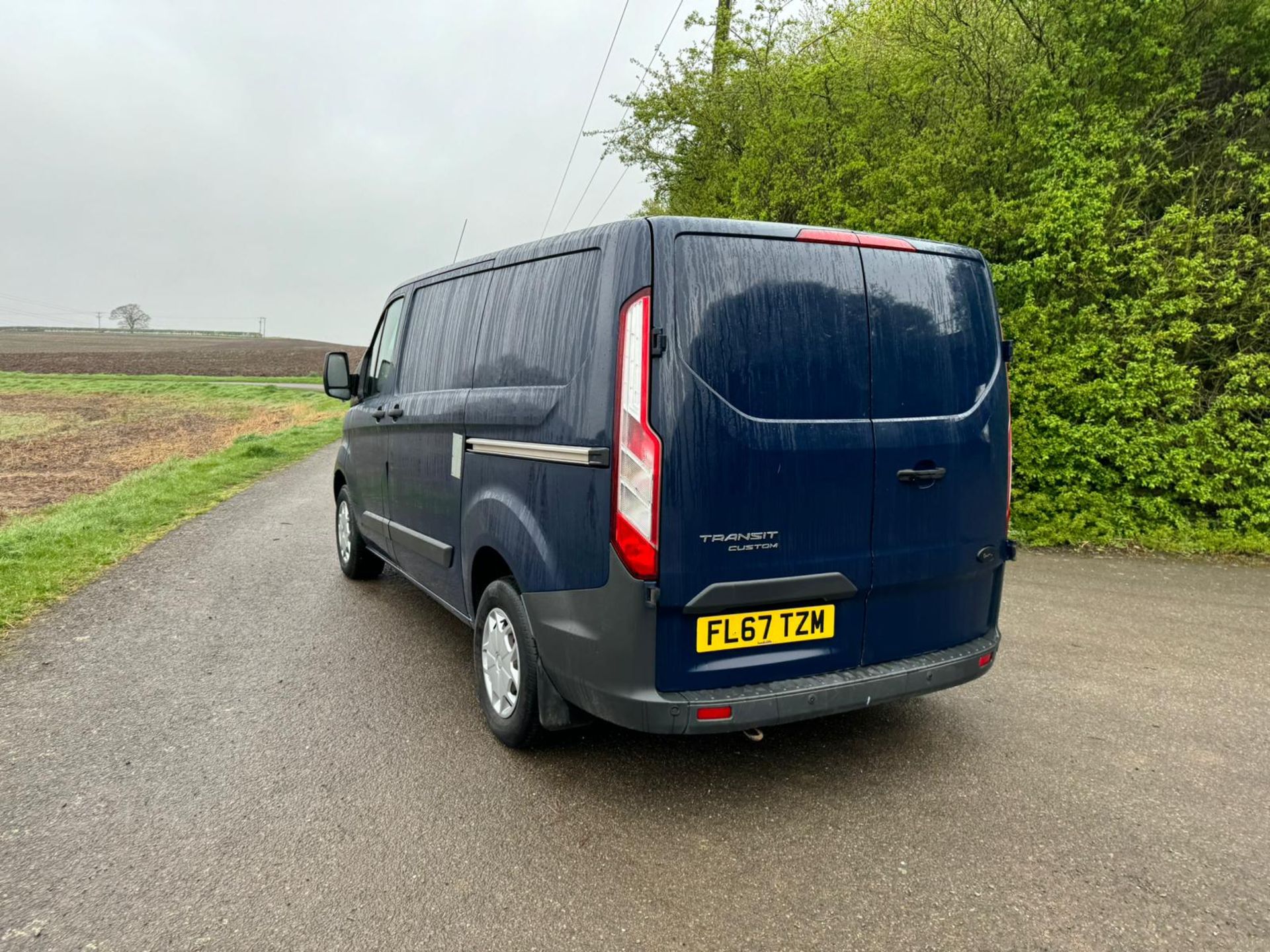 2017/67 REG FORD TRANSIT CUSTOM 290 TREND 2.0 DIESEL MANUAL BLUE PANEL VAN, SHOWING 2 FORMER KEEPERS - Image 5 of 15