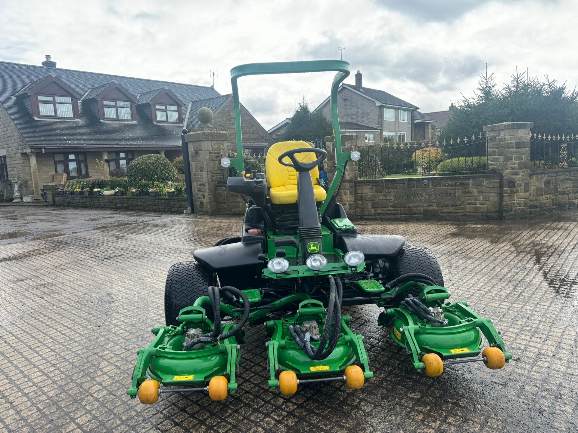 JOHN DEERE 8800 5 POD MOWER RIDE ON LAWN MOWER *PLUS VAT* - Image 9 of 19