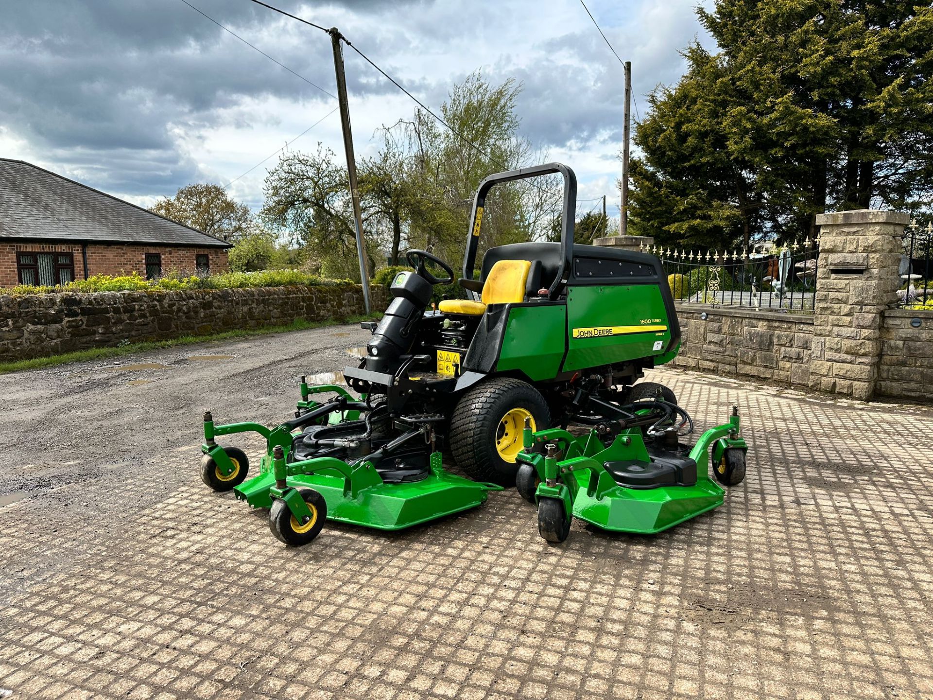 2009 JOHN DEERE WAM1600T SERIES II 4WD 3 GANG ROTARY BATWING MOWER *PLUS VAT* - Image 3 of 19