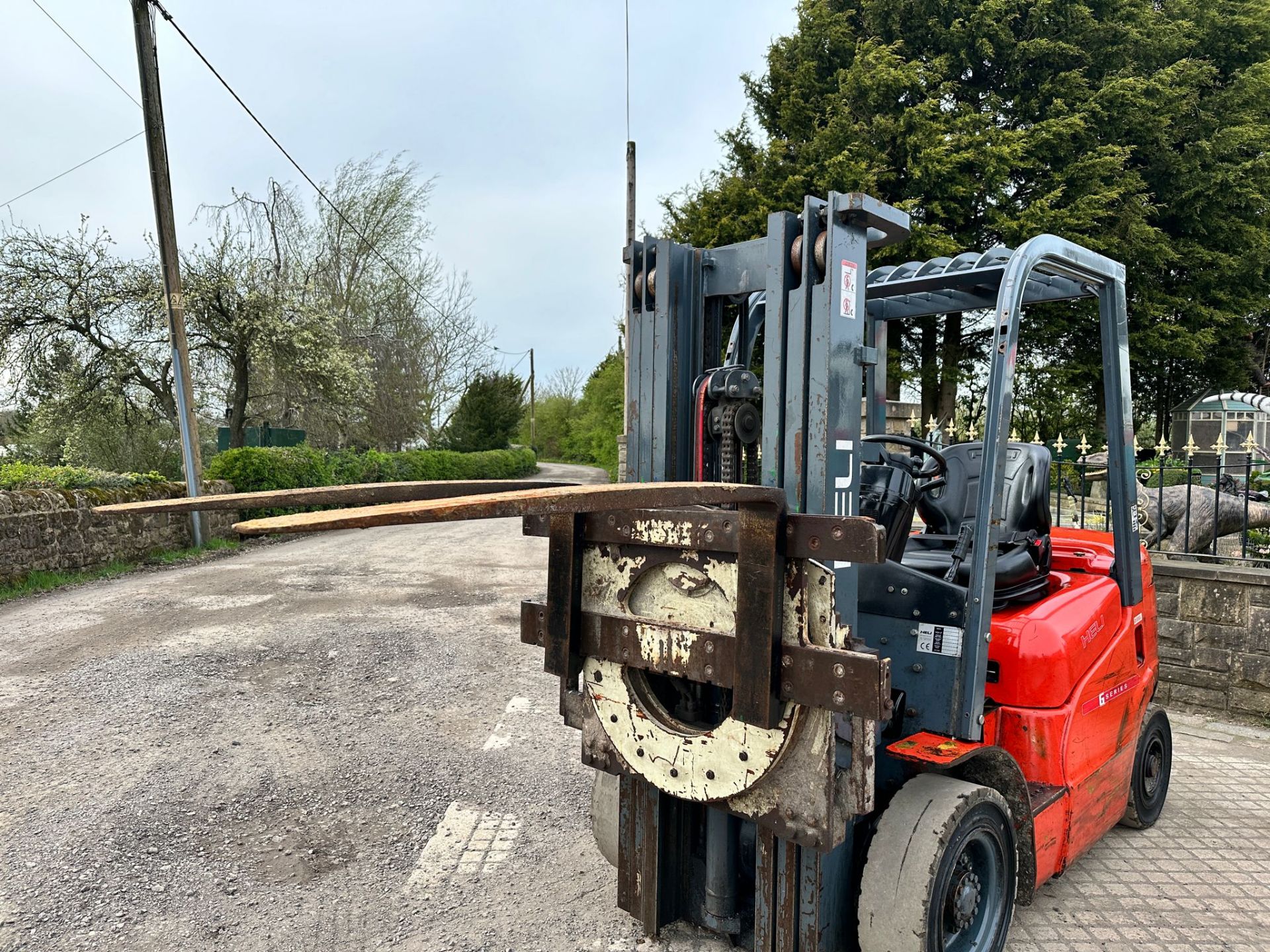 2019 HELI FD25G 2.5 TON DIESEL FORKLIFT WITH 360 ROTATING FORK CARRIAGE *PLUS VAT* - Image 4 of 13