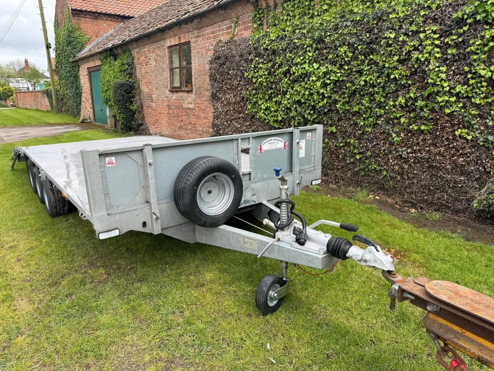 Graham Edwards Trailer 16’ x 6’ 6” 3.5 Ton Tri Axle Beaver Tail with Full Width Tail Ramp *PLUS VAT* - Image 6 of 9