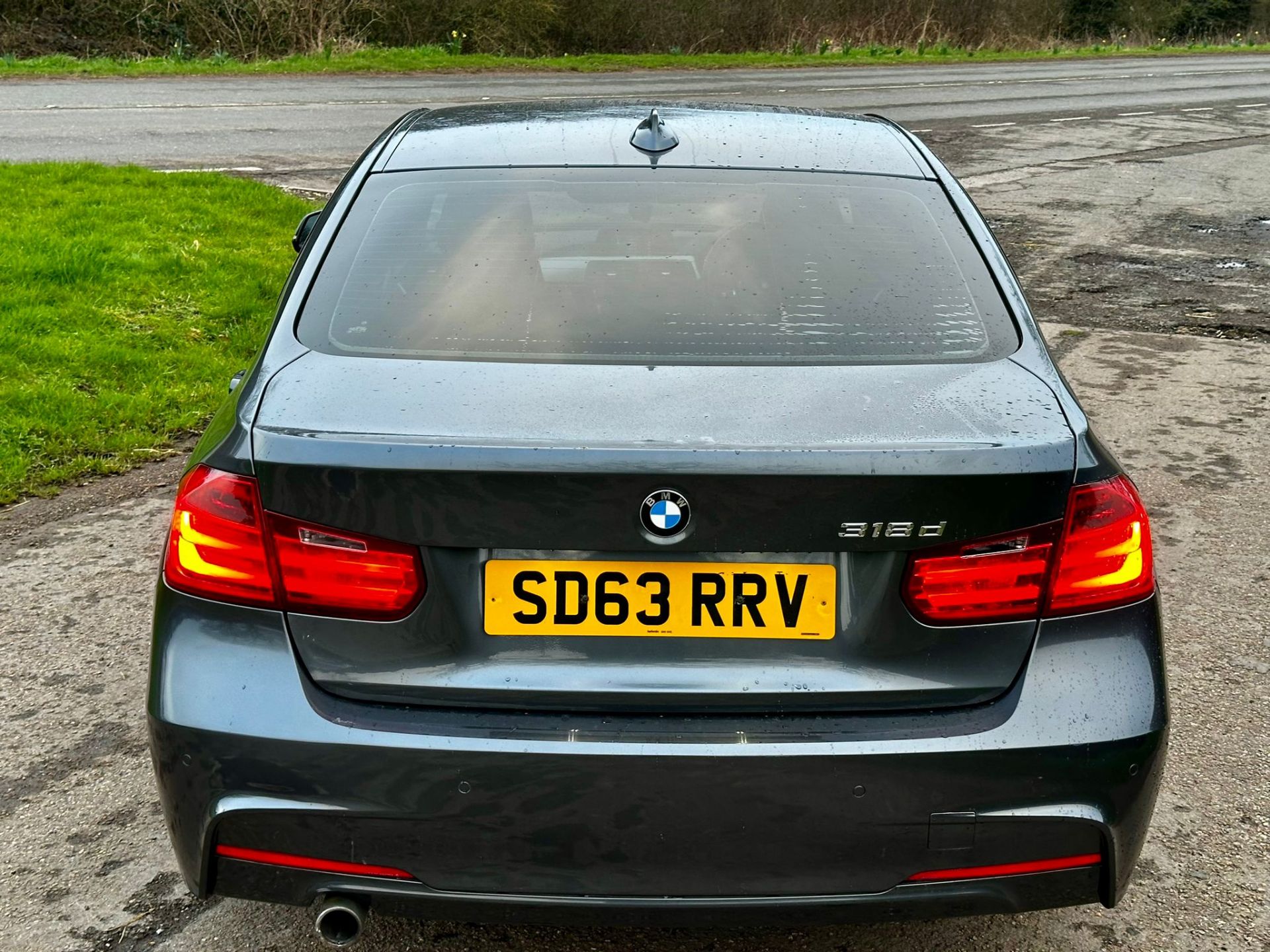 2013 BMW 318D M SPORT GREY SALON *NO VAT* - Image 6 of 22
