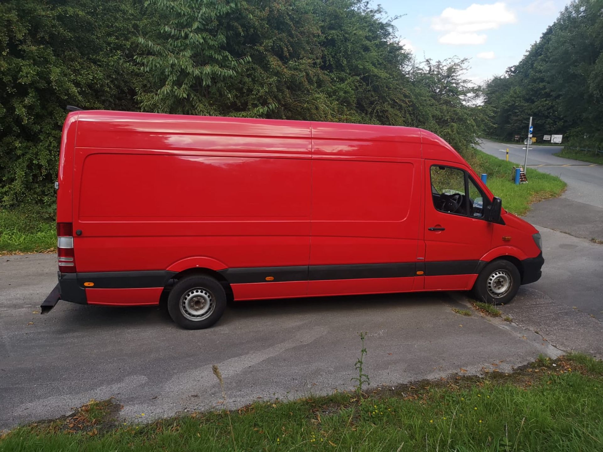 2013 MERCEDES-BENZ SPRINTER 310 CDI RED PANEL VAN *NO VAT* - Image 9 of 14