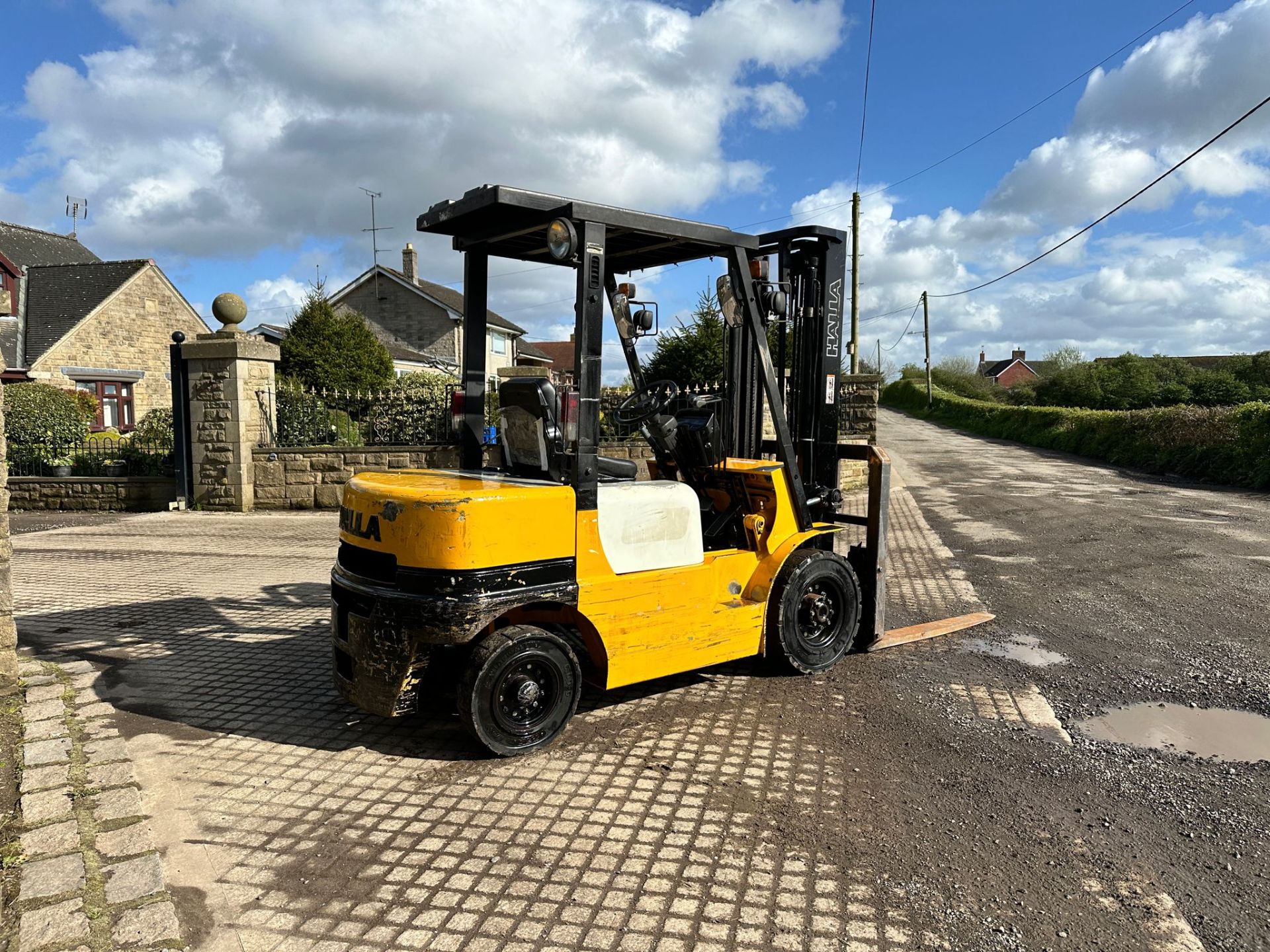 HALLA HDF25 2.5 TON DIESEL FORKLIFT *PLUS VAT* - Image 8 of 12