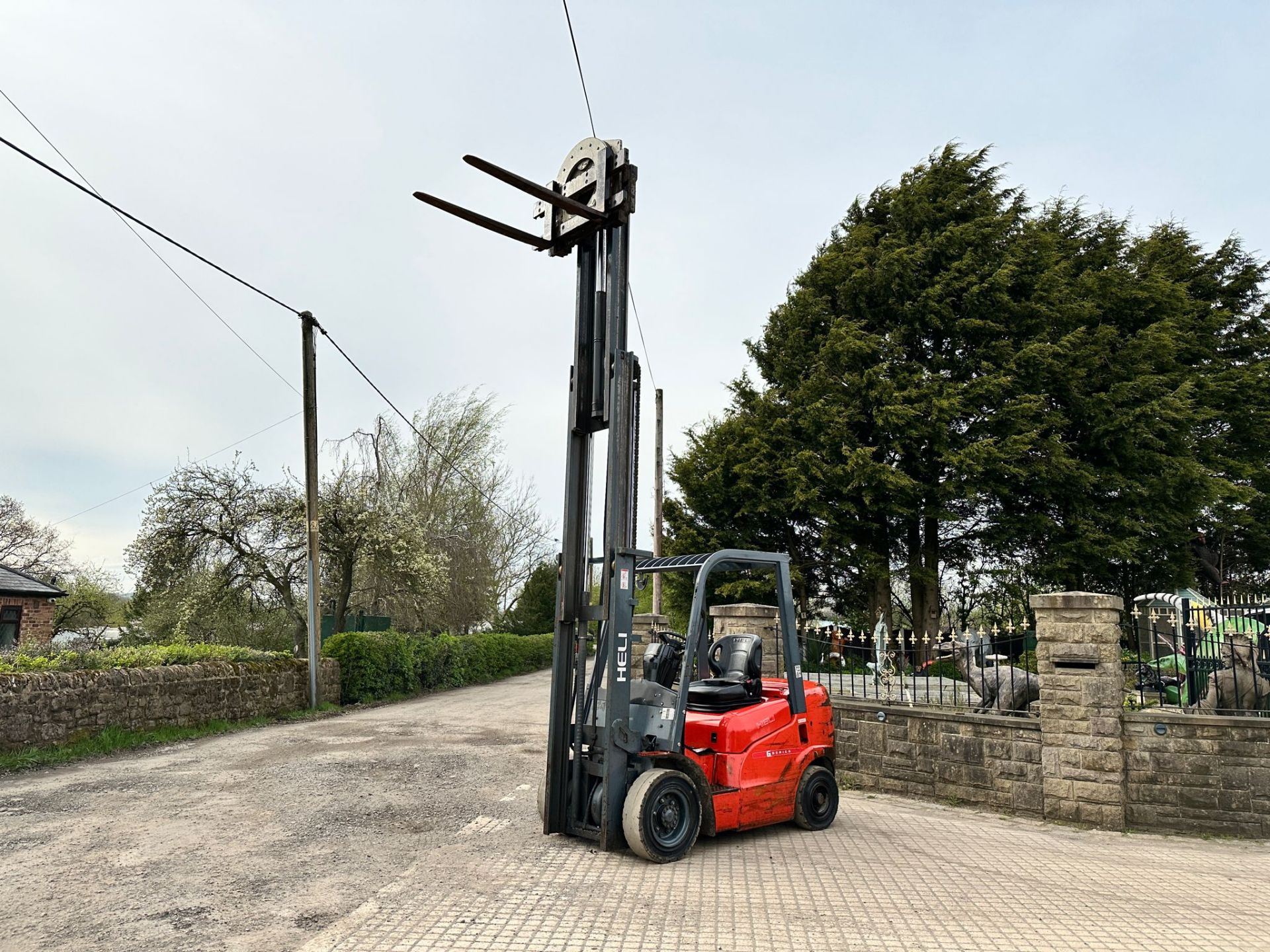2019 HELI FD25G 2.5 TON DIESEL FORKLIFT WITH 360 ROTATING FORK CARRIAGE *PLUS VAT* - Image 5 of 13
