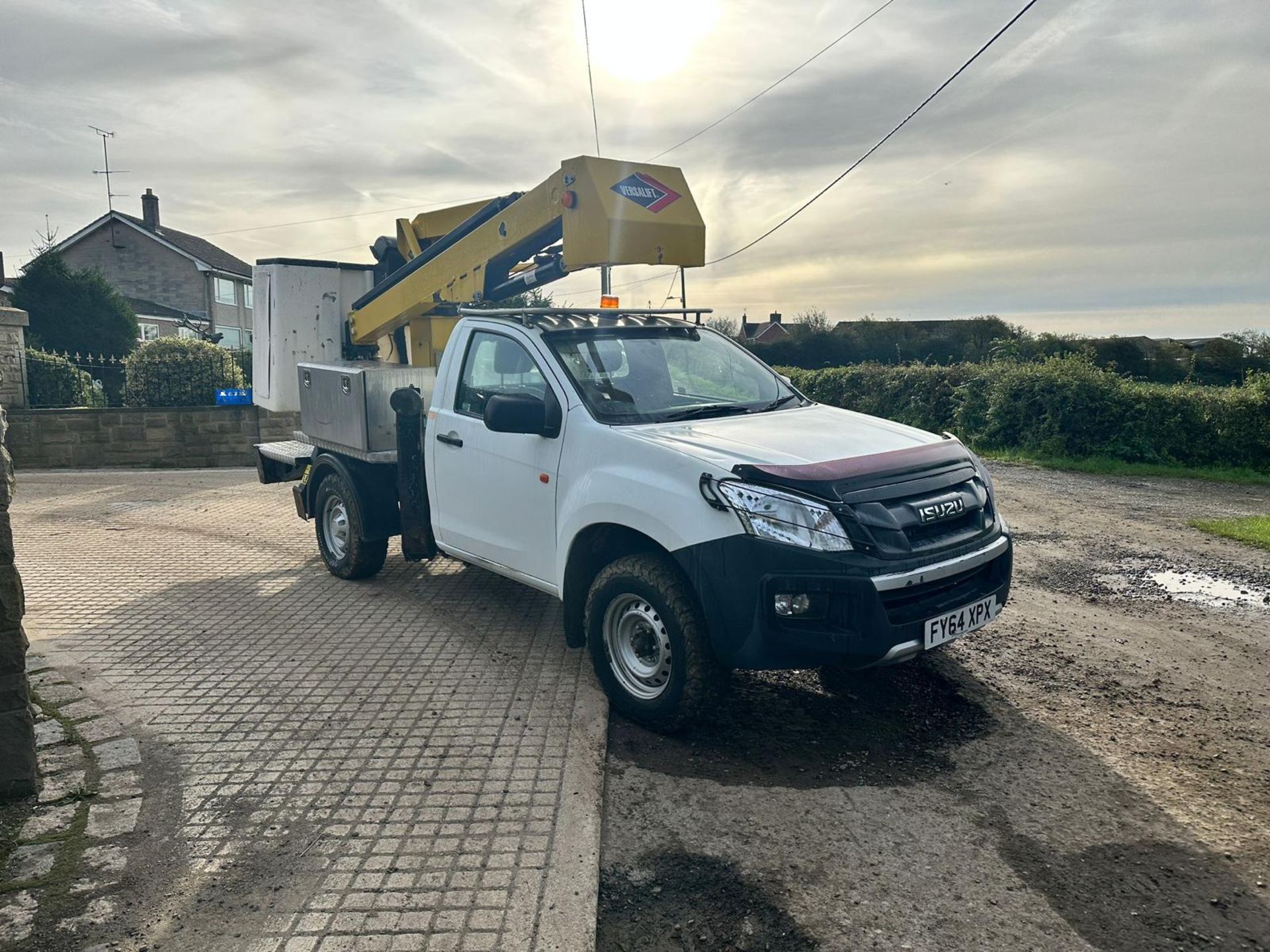 2014/64 ISUZU D-MAX S/C 2.5 TWIN TURBO 4WD PICKUP TRUCK WITH VERSALIFT CHERRY PICKER *PLUS VAT*