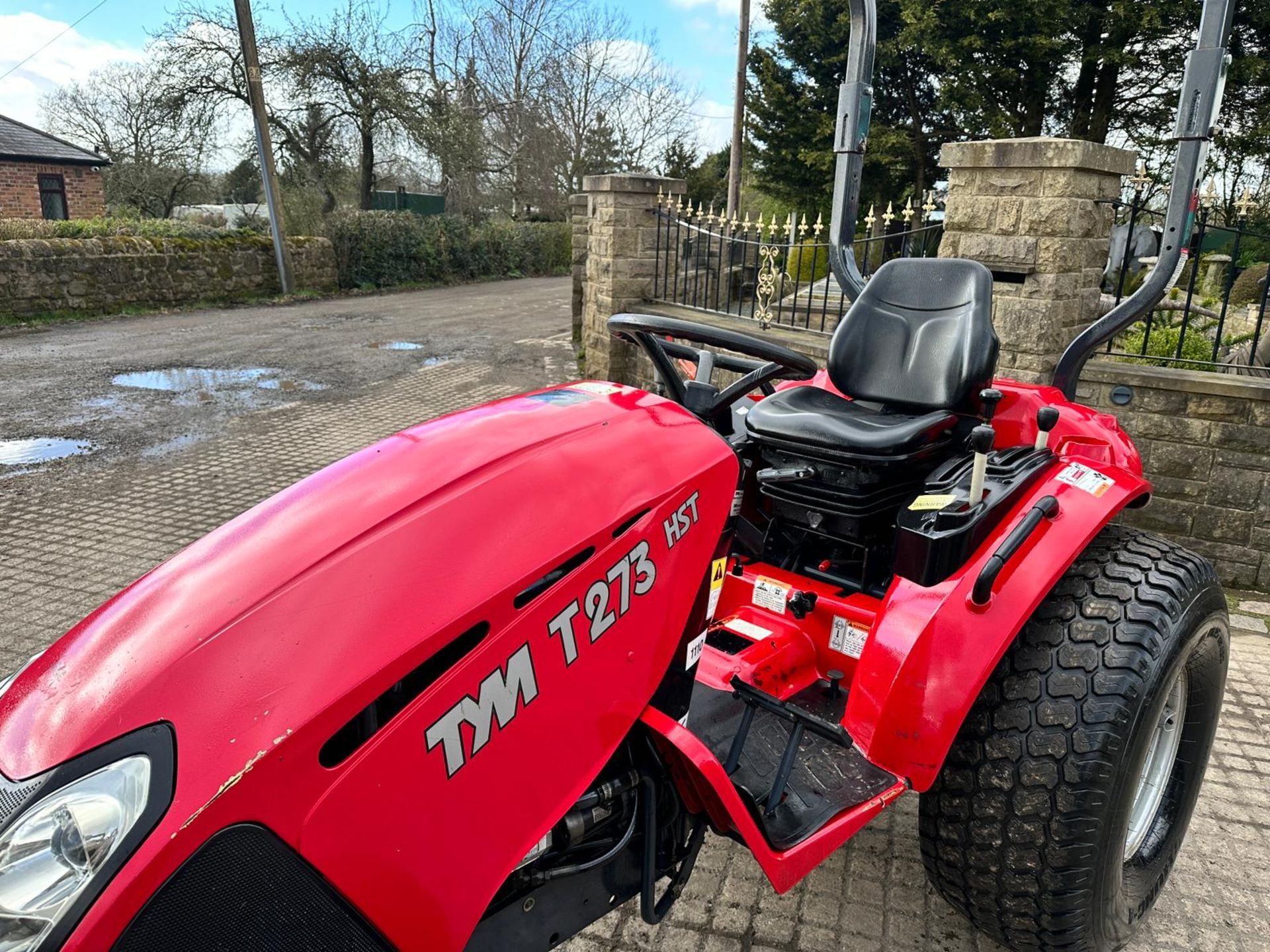 TYM T273 27HP 4WD COMPACT TRACTOR *PLUS VAT* - Image 9 of 14