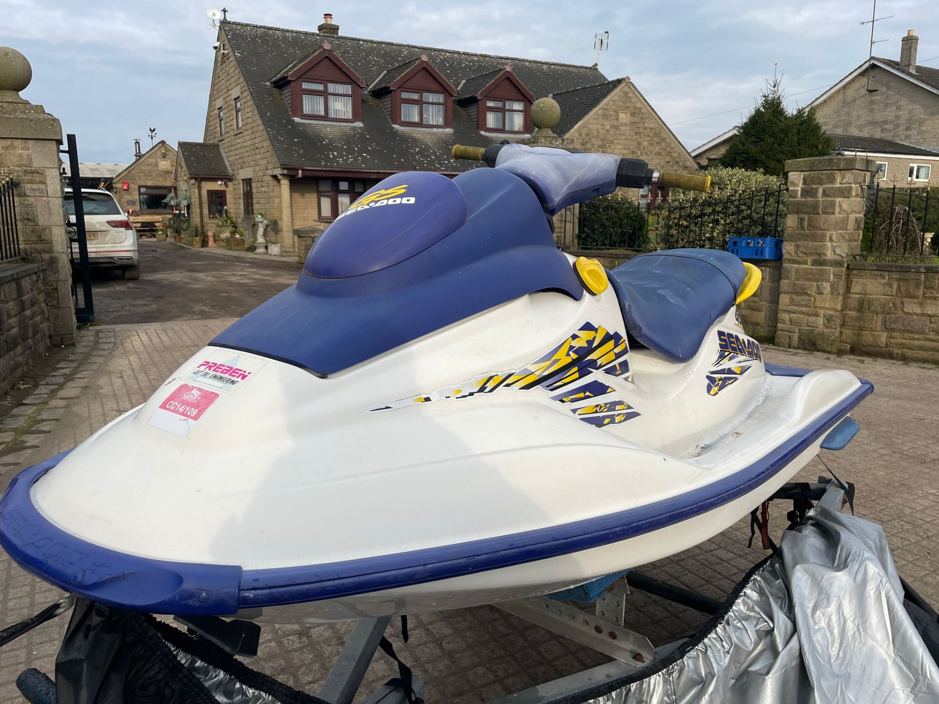 SEA-DOO GS BOMBARDIER PETROL JETSKI WITH SINGLE AXLE TRAILER AND COVER *PLUS VAT* - Image 3 of 12