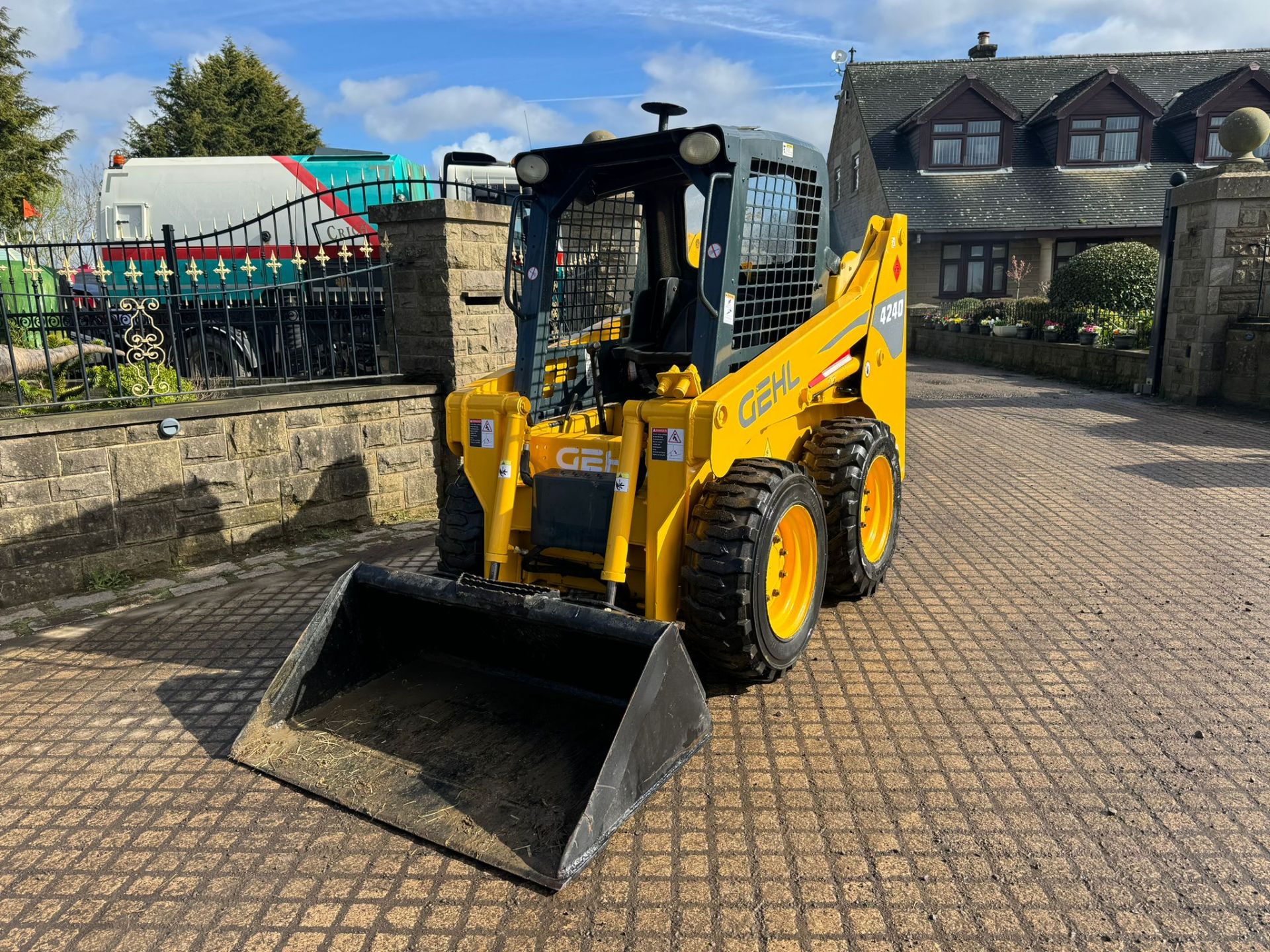 GEHL 4240 SKIDSTEER LOADER *PLUS VAT*