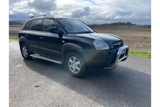 2005/05 REG HYUNDAI TUCSON CRTD CDX 2.0 DIESEL MANUAL BLACK *NO VAT* - Image 1 of 16