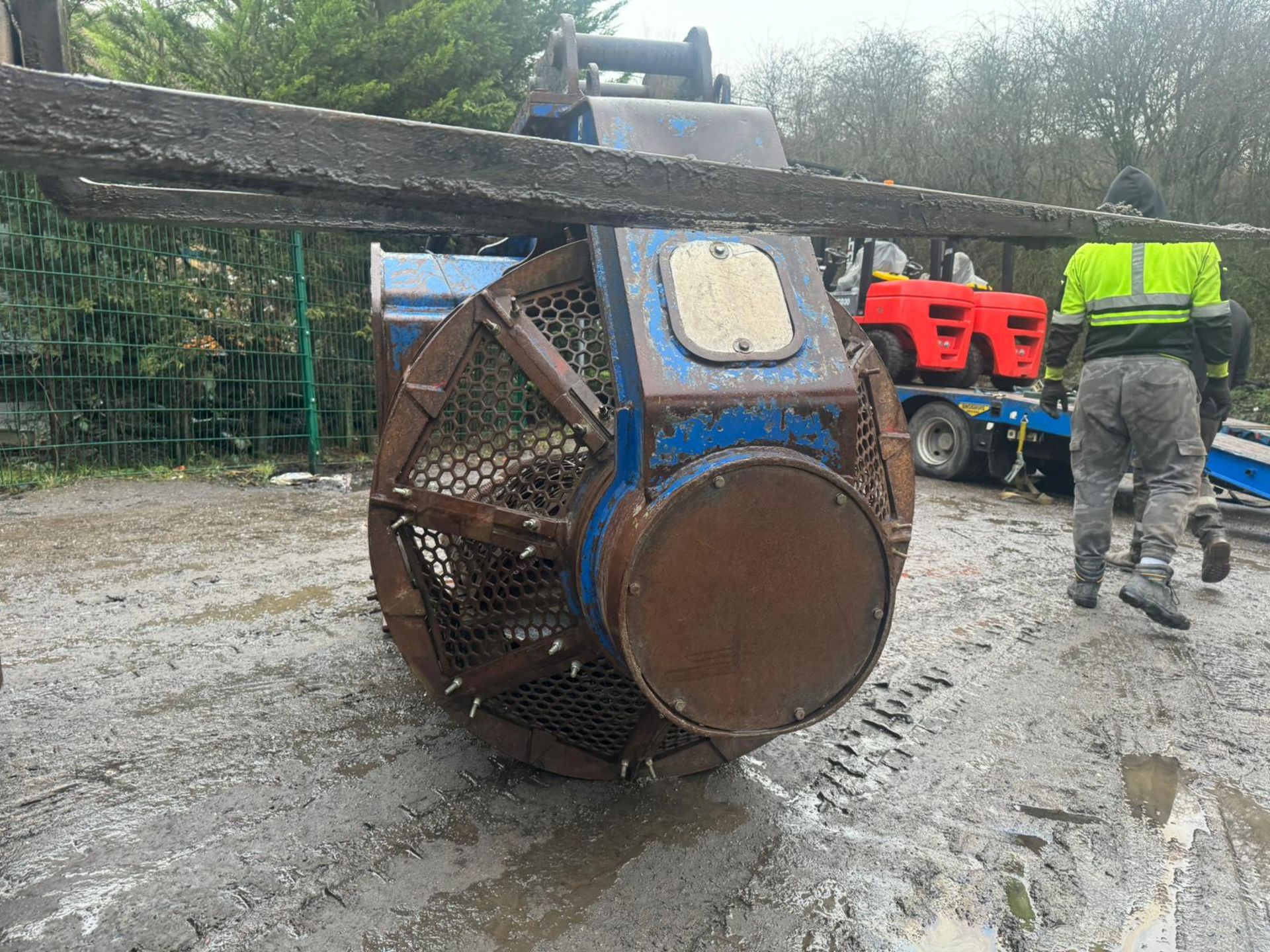 TREVI-BENNE 54” HYDRAULIC SCREENING BUCKET WITH TEETH *PLUS VAT* - Image 4 of 9