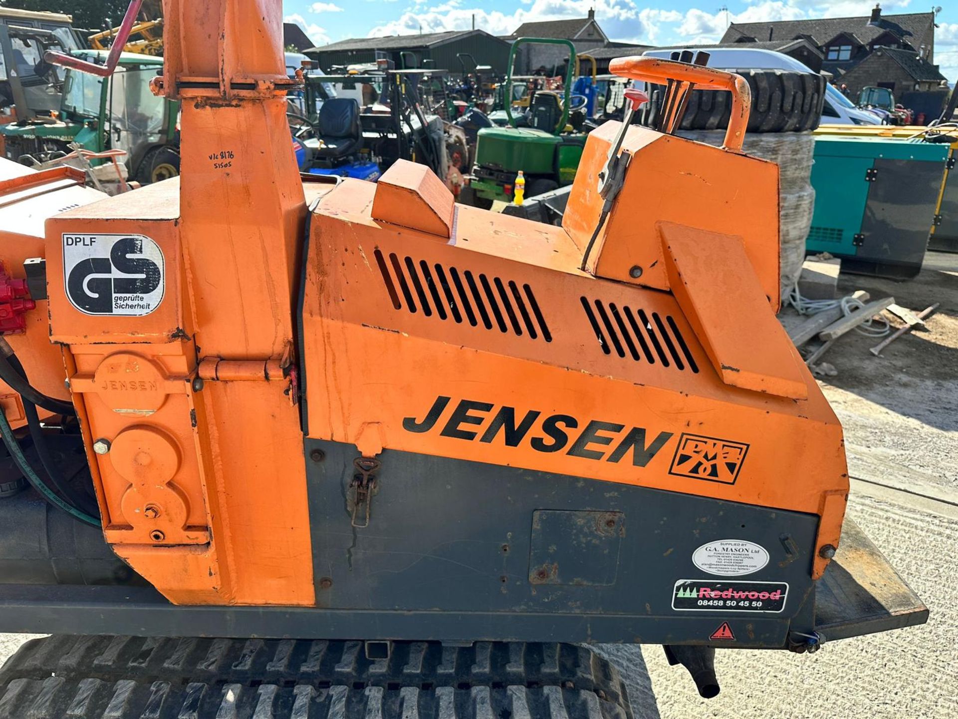 Jensen A530T Diesel Tracked Woodchipper, Runs Drives And Chips, Showing A Low 2669 Hours! *PLUS VAT* - Image 8 of 17
