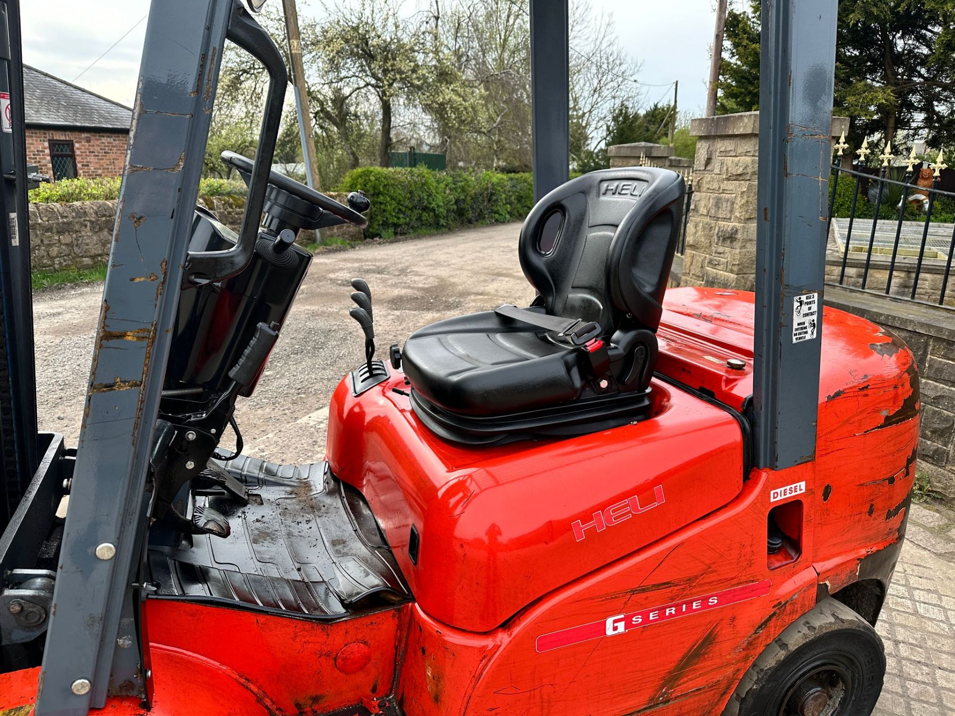 2019 HELI FD25G 2.5 TON DIESEL FORKLIFT WITH 360 ROTATING FORK CARRIAGE *PLUS VAT* - Image 9 of 13