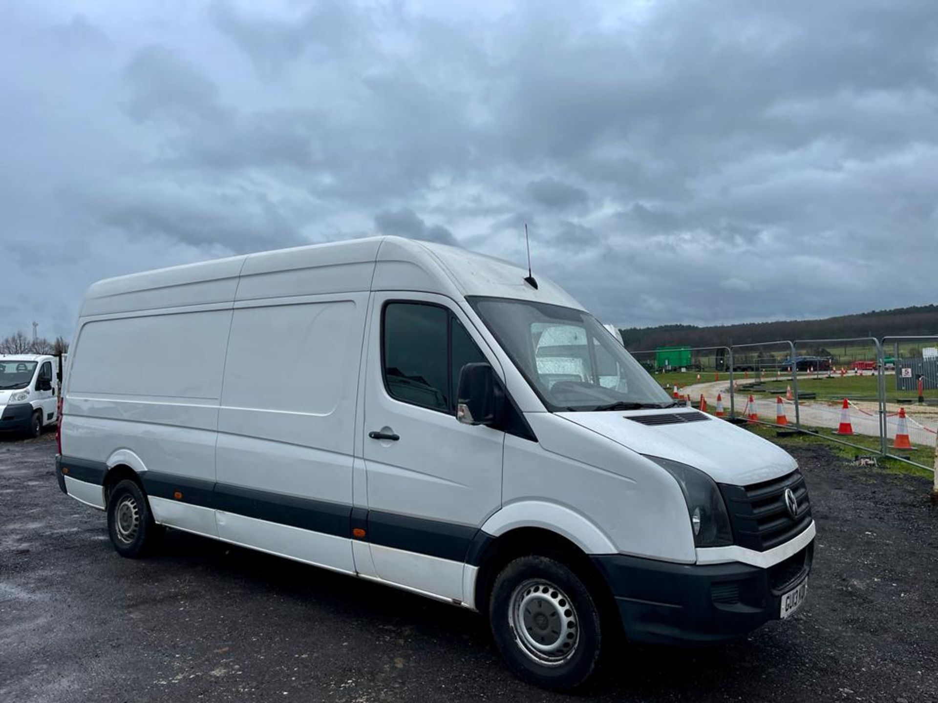 2013 VOLKSWAGEN CRAFTER CR35 TDI 136 LWB WHITE VAN *NO VAT* - Image 6 of 11