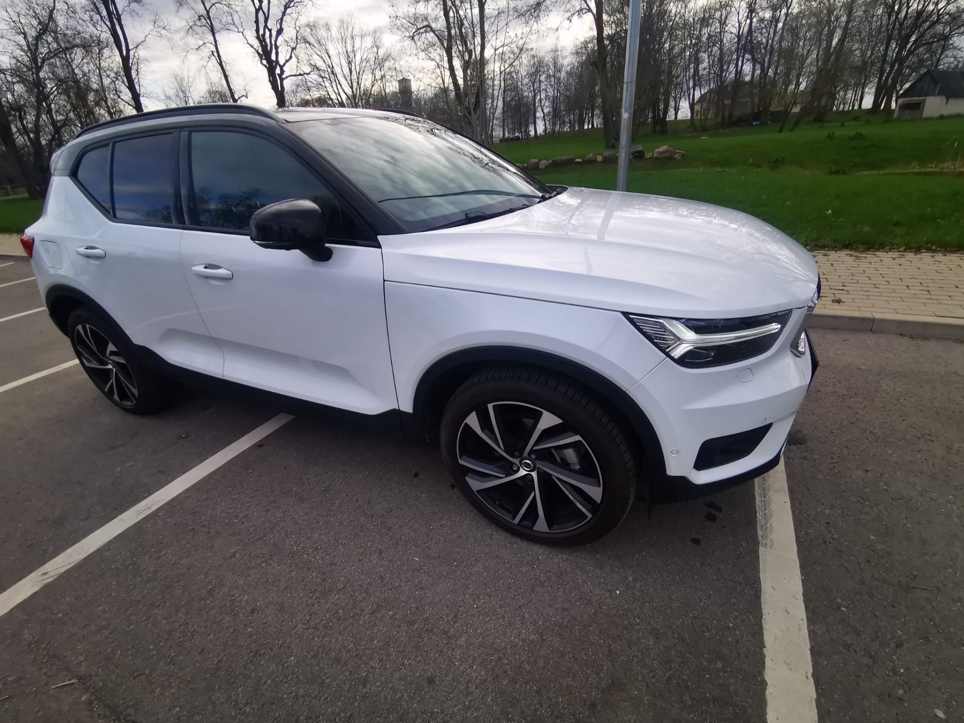 2021 VOLVO XC40 WHITE SUV ESTATE *NO VAT* - Image 4 of 17