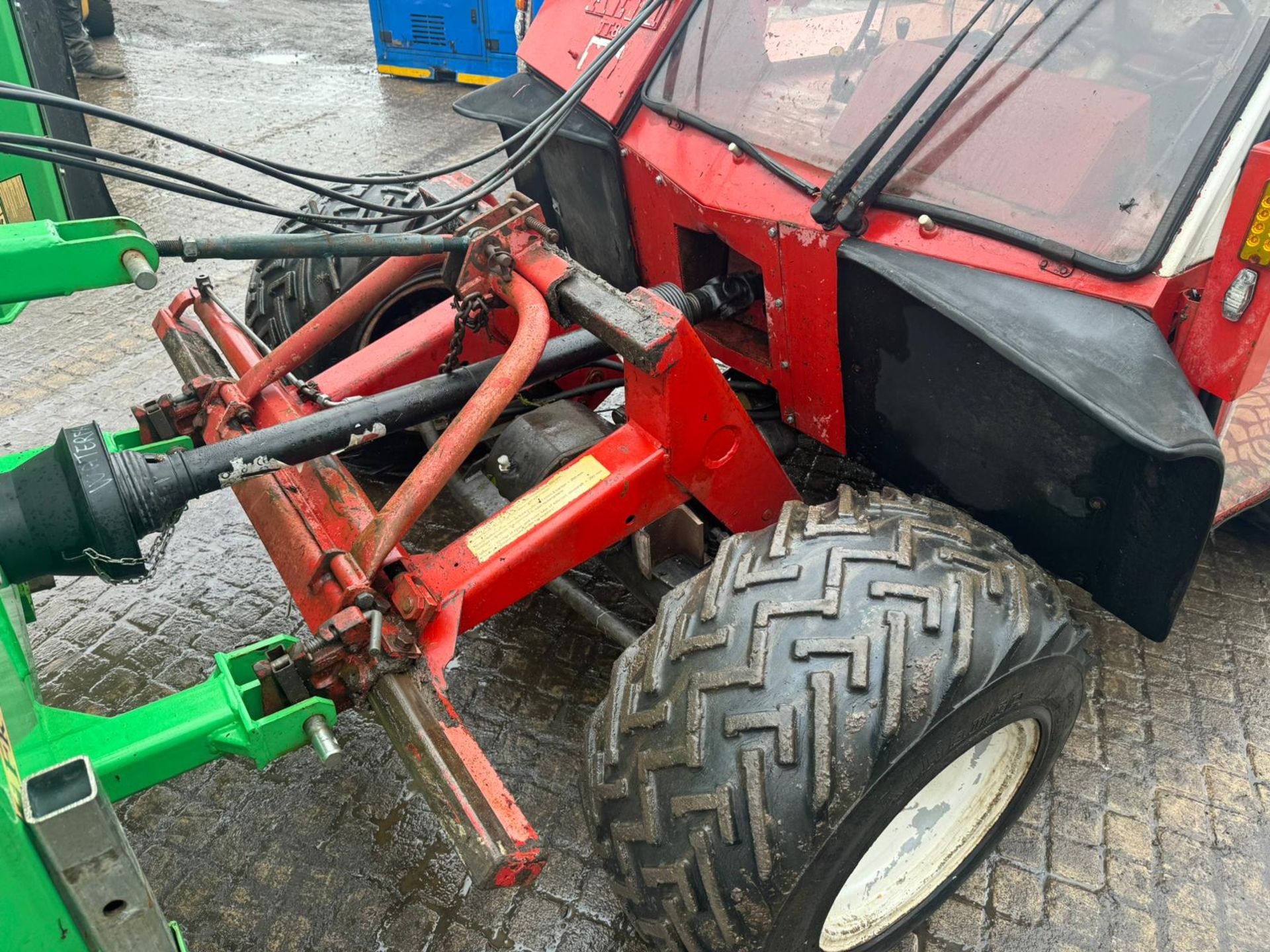 AEBI TERRATRAC TT80 4WD BANK/SLOPE TRACTOR WITH 2017 FRONTONI ELITE 450 HEDGE CUTTER *NO VAT* - Image 6 of 17