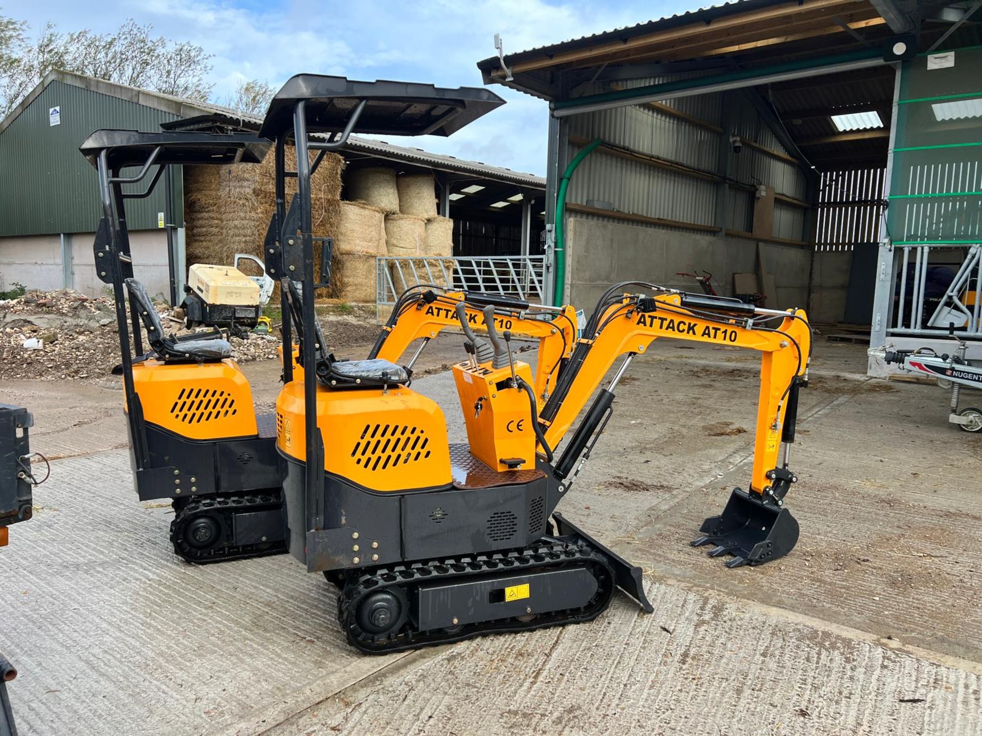 Unused Attack AT10 1 Ton Mini Digger With Blade - Runs Drives And Digs *PLUS VAT* - Image 5 of 17