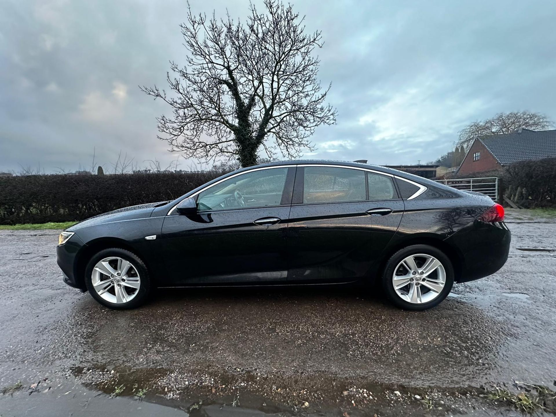 2017 VAUXHALL INSIGNIA TECH LINE NAV ECO T D BLACK HATCHBACK *NO VAT* - Image 4 of 20