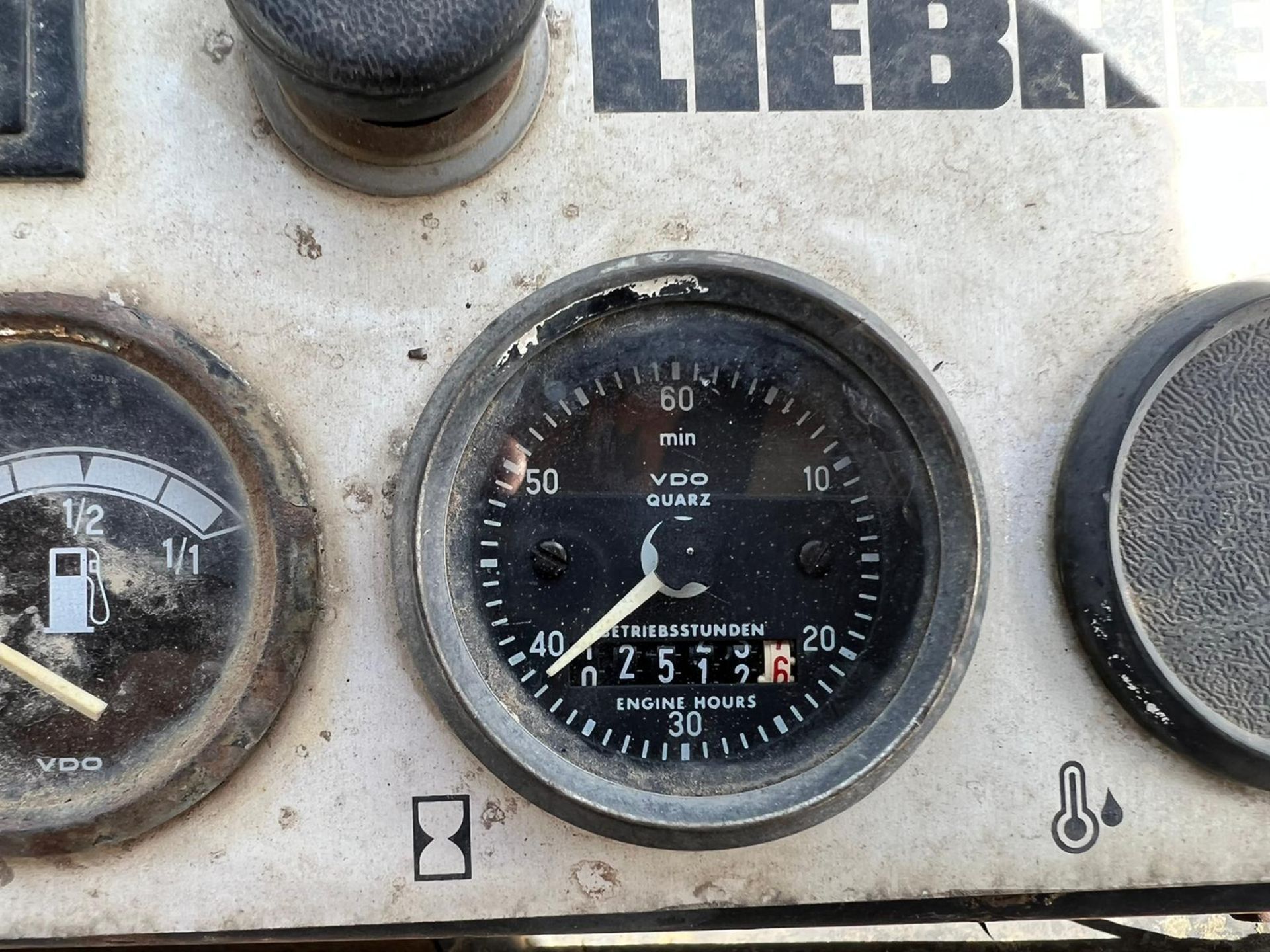 Liebherr LR621B Tracked Drott/Dozer With 3 In 1 Bucket *PLUS VAT* - Image 11 of 13