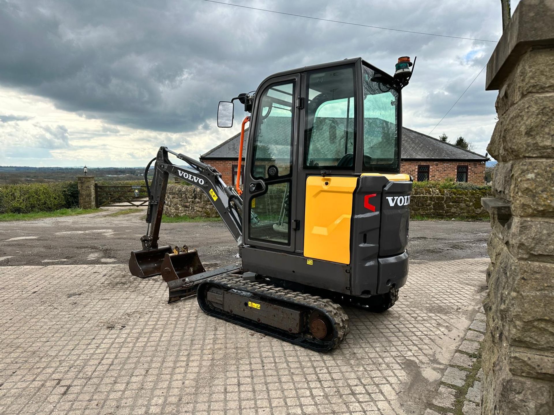 2018 VOLVO EC18E MINI EXCAVATOR *PLUS VAT* - Image 4 of 21