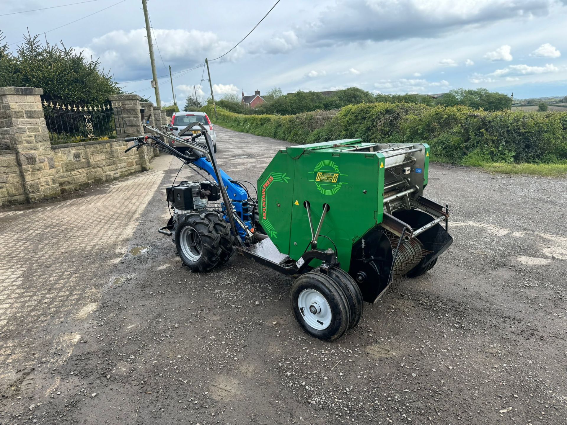 BCS TRACMASTER MINI BALER WITH WOOD CHIPPER HONDA ENGINE *PLUS VAT* - Image 10 of 17