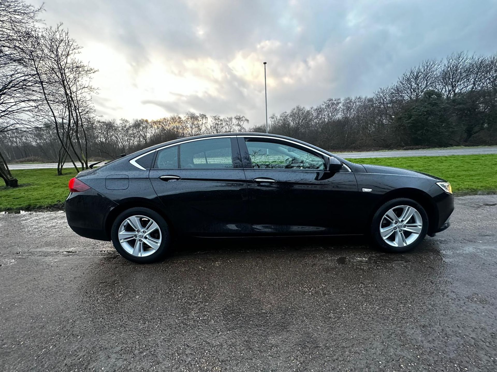 2017 VAUXHALL INSIGNIA TECH LINE NAV ECO T D BLACK HATCHBACK *NO VAT* - Image 9 of 20