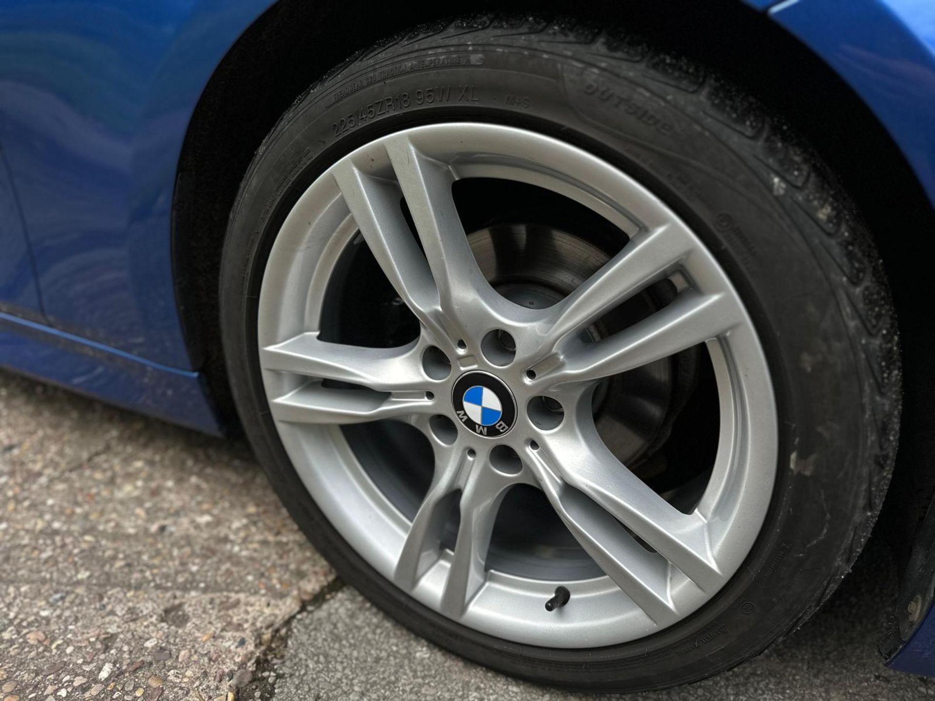 2013 BMW 318D M SPORT BLUE SALOON *NO VAT* - Image 15 of 30