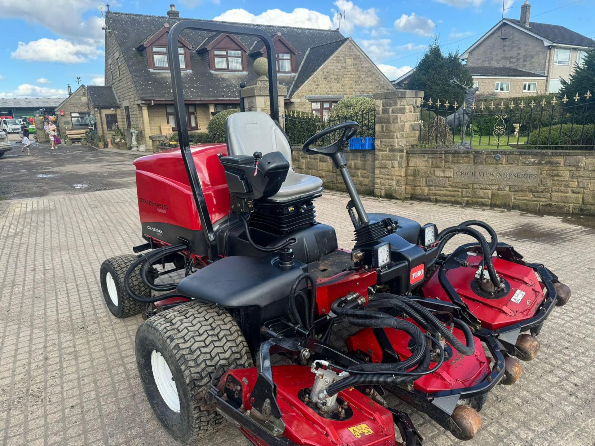 TORO 4300-D POD MOWER RIDE ON LAWN MOWER *PLUS VAT* - Image 13 of 18