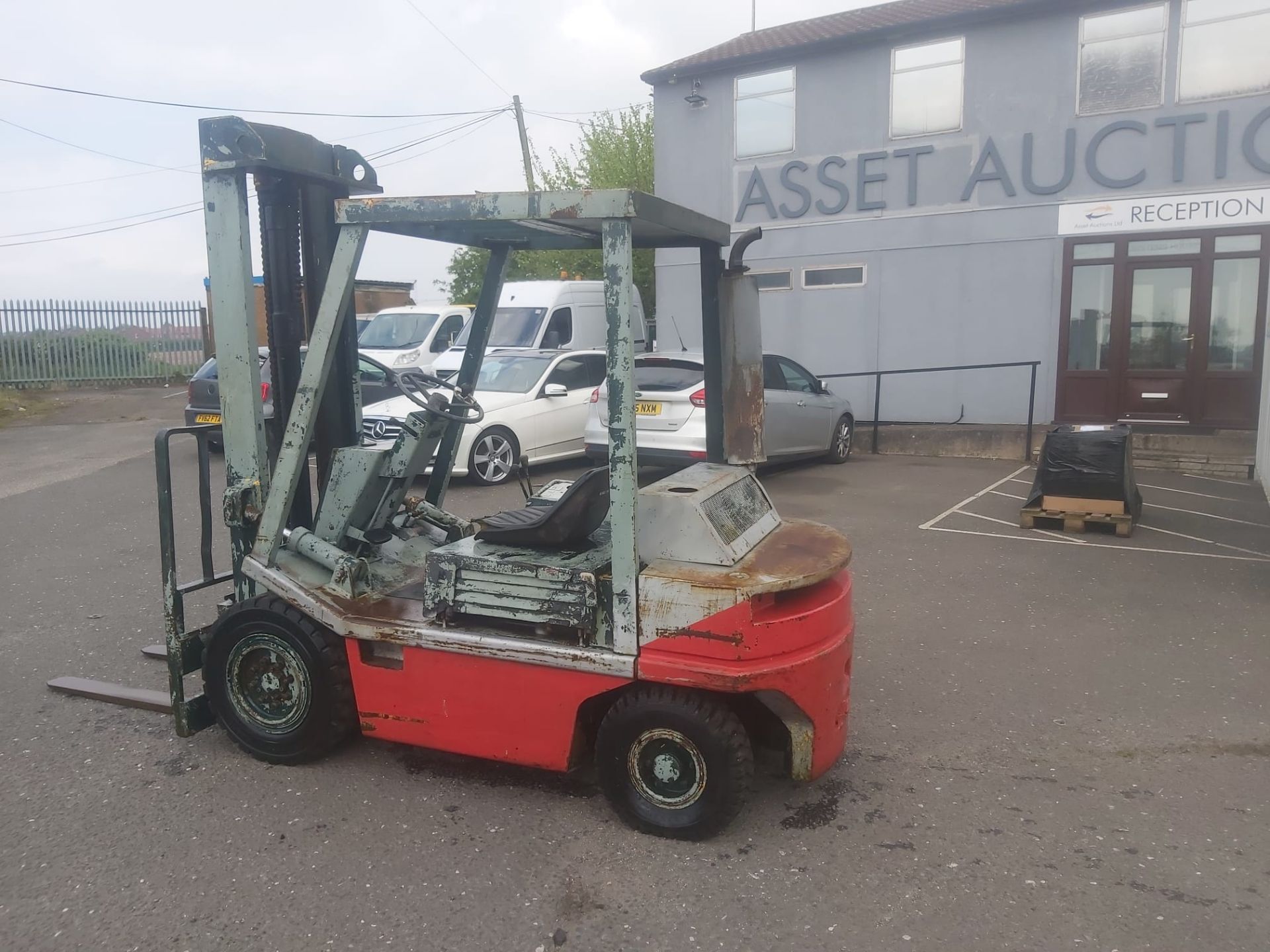 2 TON DIESEL LANSING FORKLIFT YARD TRUCK *PLUS VAT* - Image 11 of 17