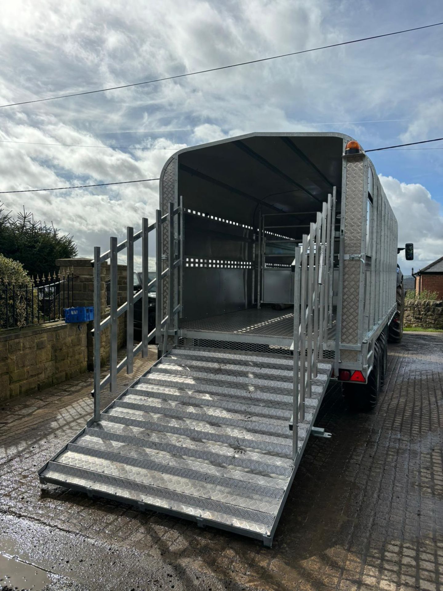 2024 Brand New/ Unused Bateson 20ft Cattle Flotation Box Trailer *PLUS VAT* - Image 2 of 12