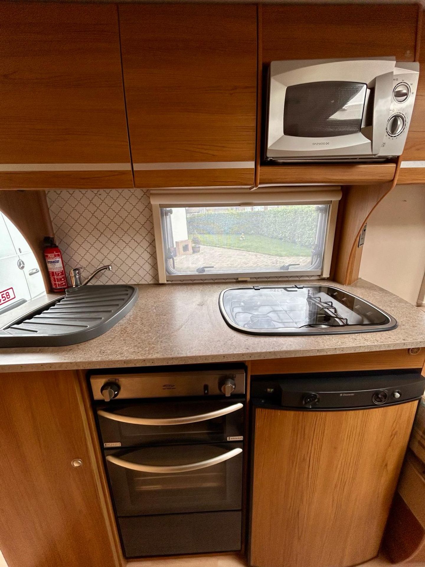 2010 BAILEY PAGEANT SERIES 7 MOVER & AWNING CARAVAN *NO VAT* - Image 9 of 19