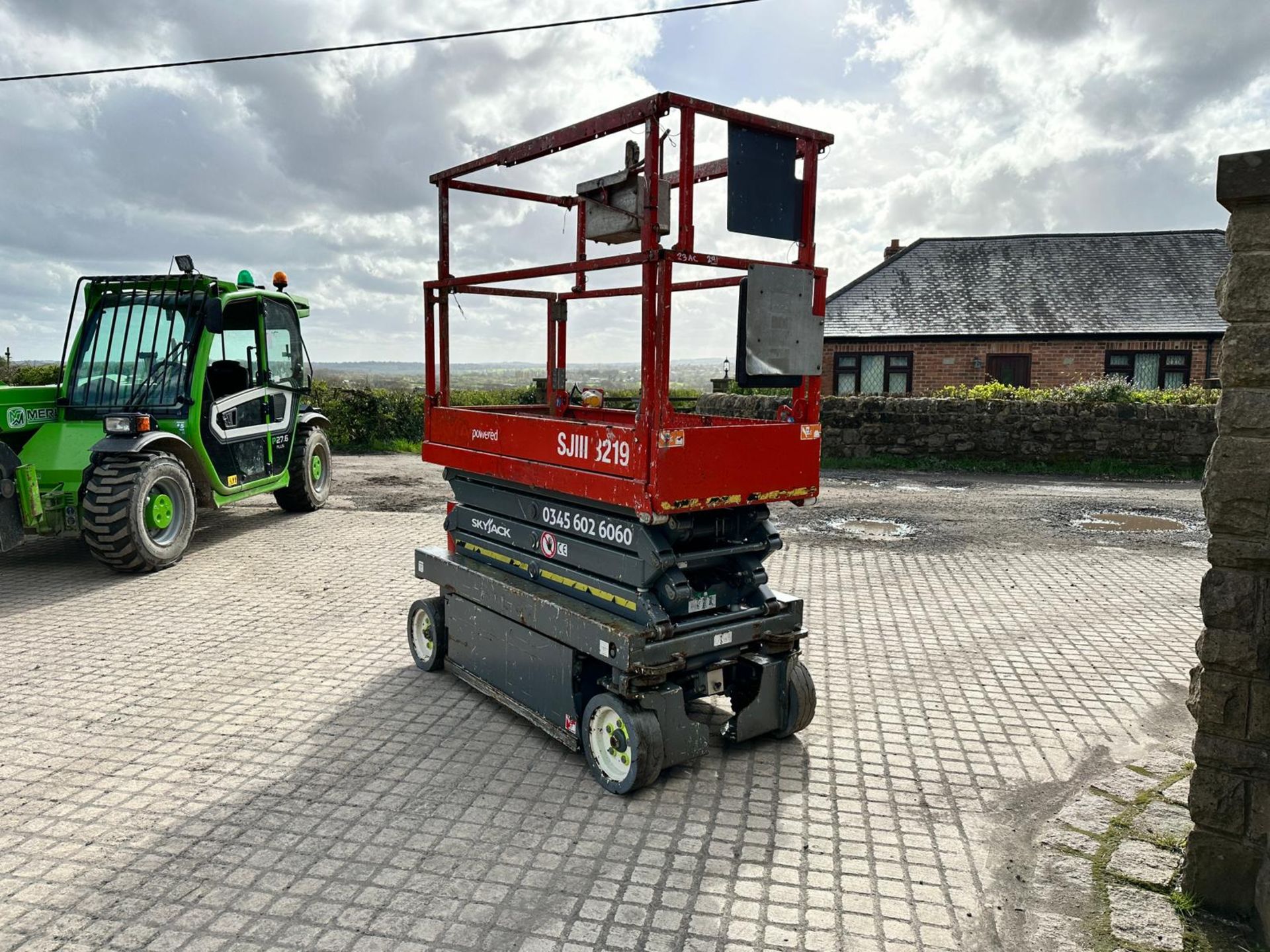 2014 SKYJACK SJIII-3219 ELECTRIC SCISSOR LIFT *PLUS VAT* - Image 4 of 10