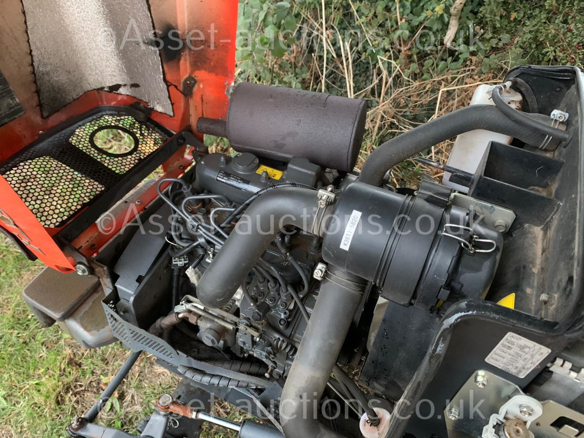 KUBOTA F2880 DIESEL RIDE ON MOWER, RUNS DRIVES AND CUTS, SHOWING A LOW 2640 HOURS *PLUS VAT* - Bild 9 aus 10