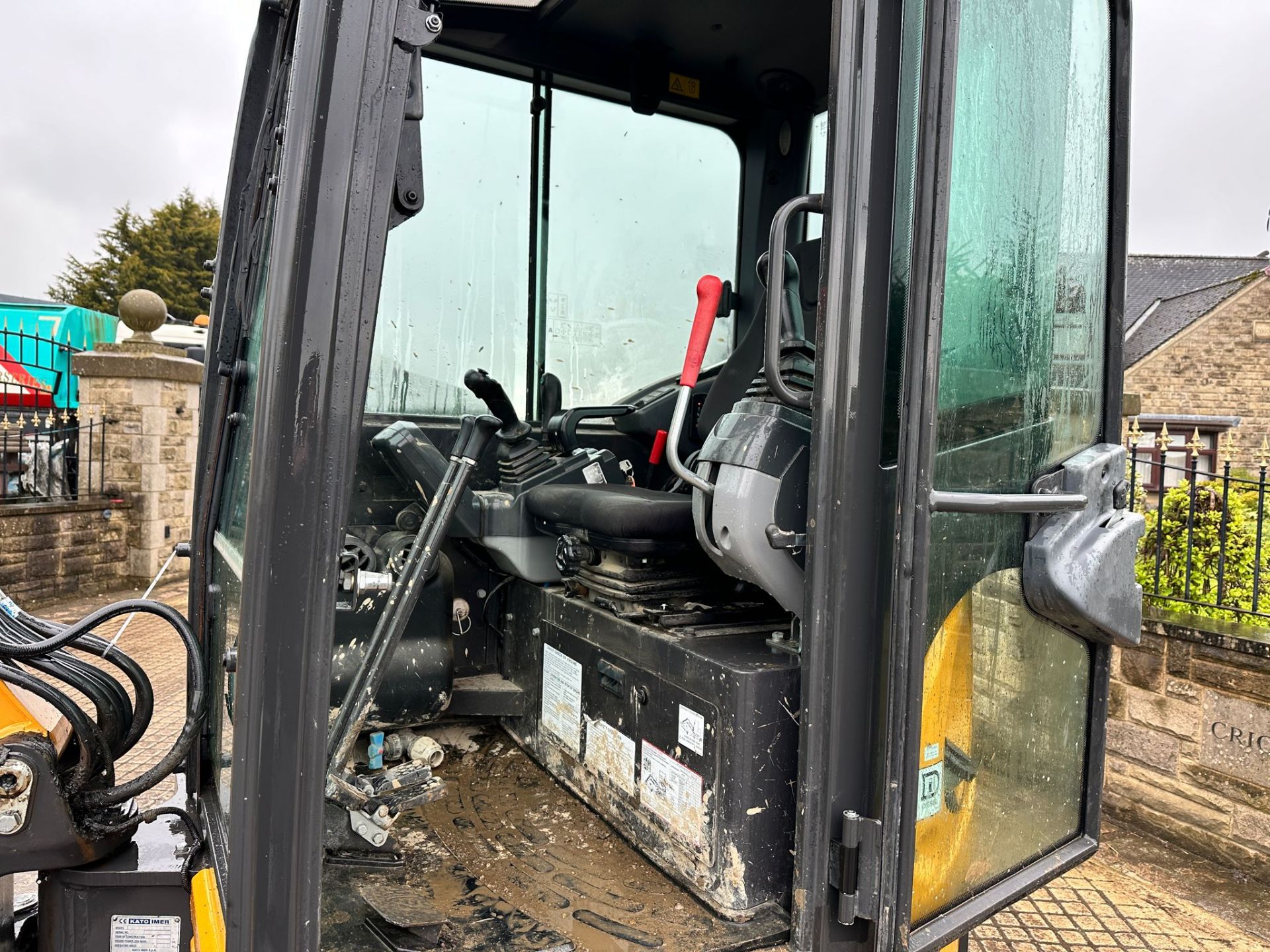 2019 KATO HD27 MINI EXCAVATOR *PLUS VAT* - Image 15 of 20